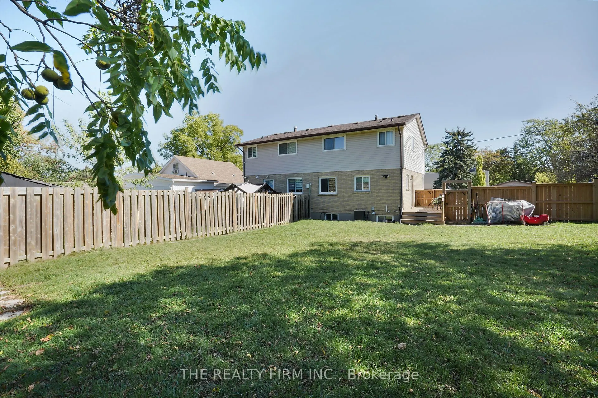86 Mackay Avenue