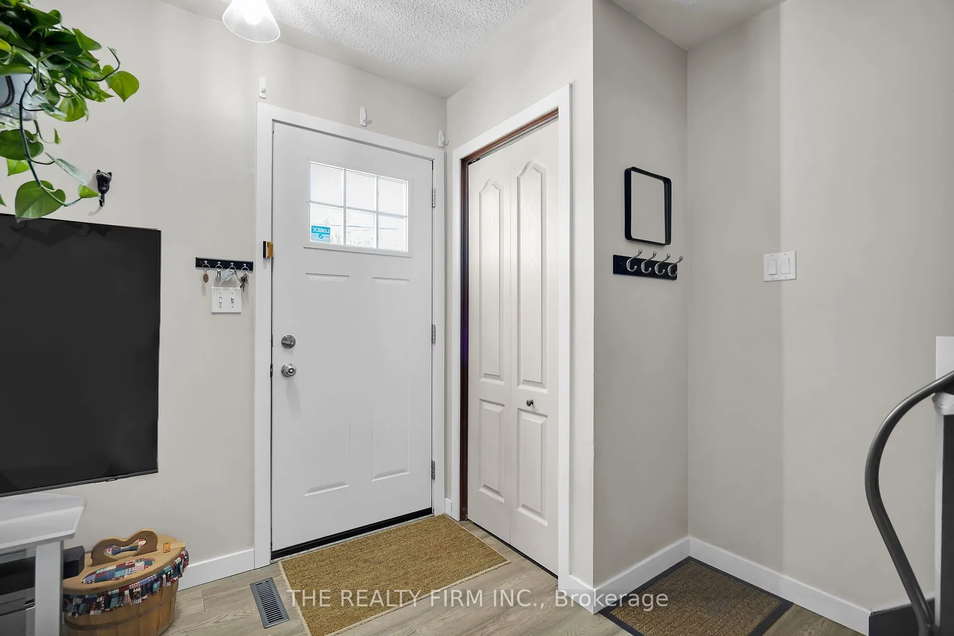 86 Mackay Avenue