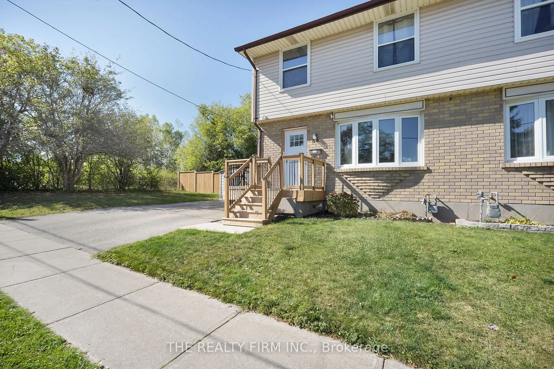 86 Mackay Avenue