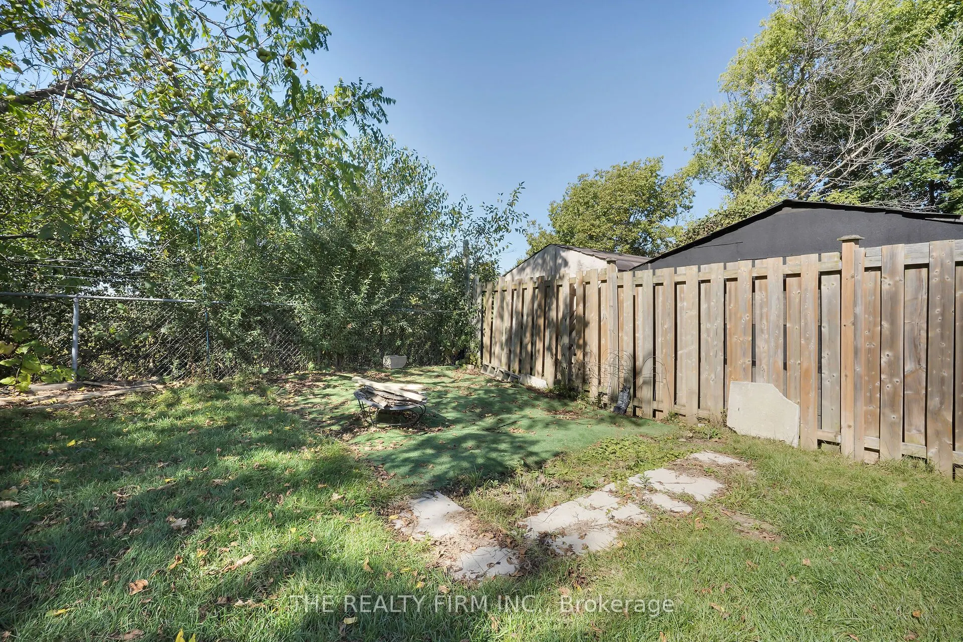 86 Mackay Avenue