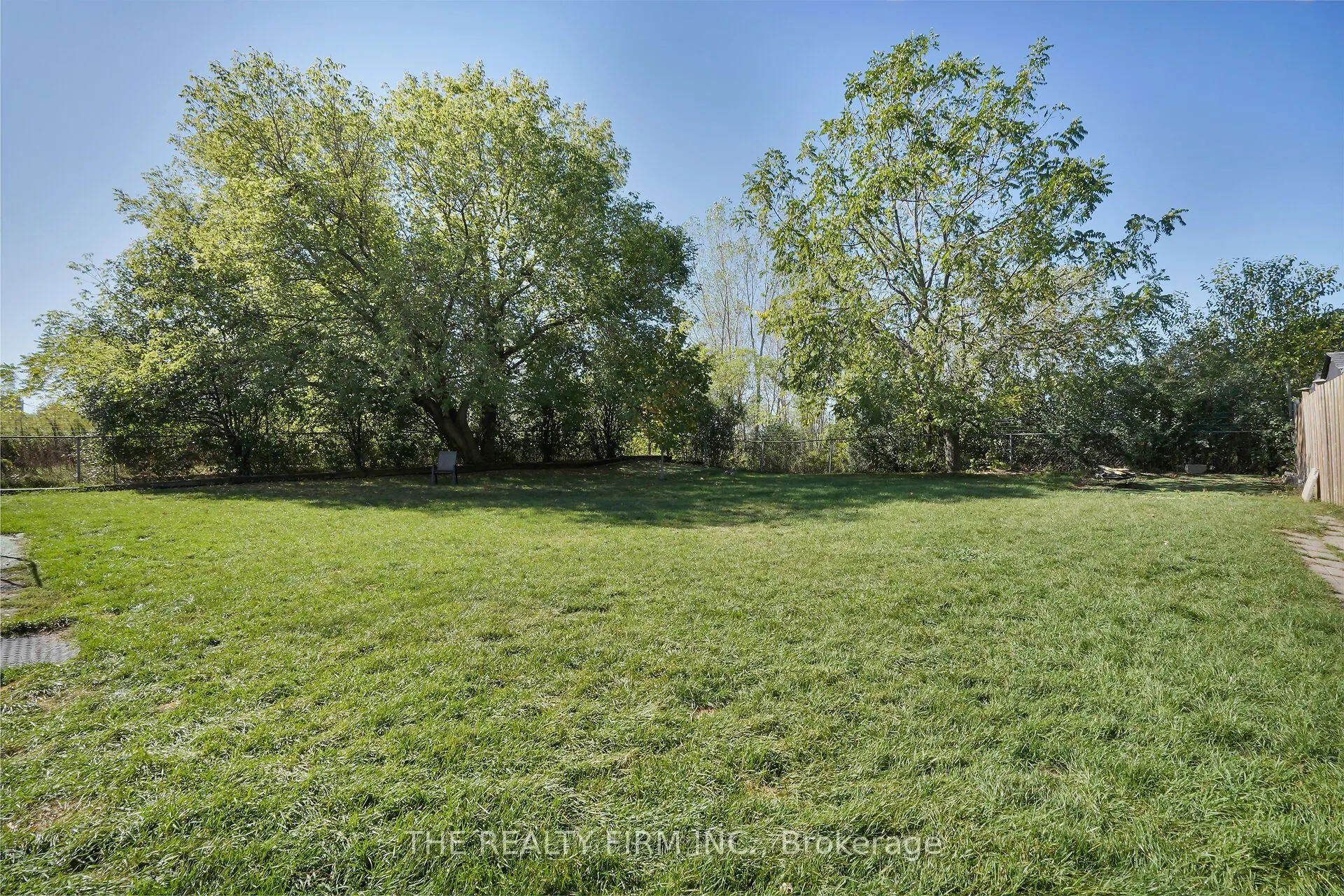 86 Mackay Avenue