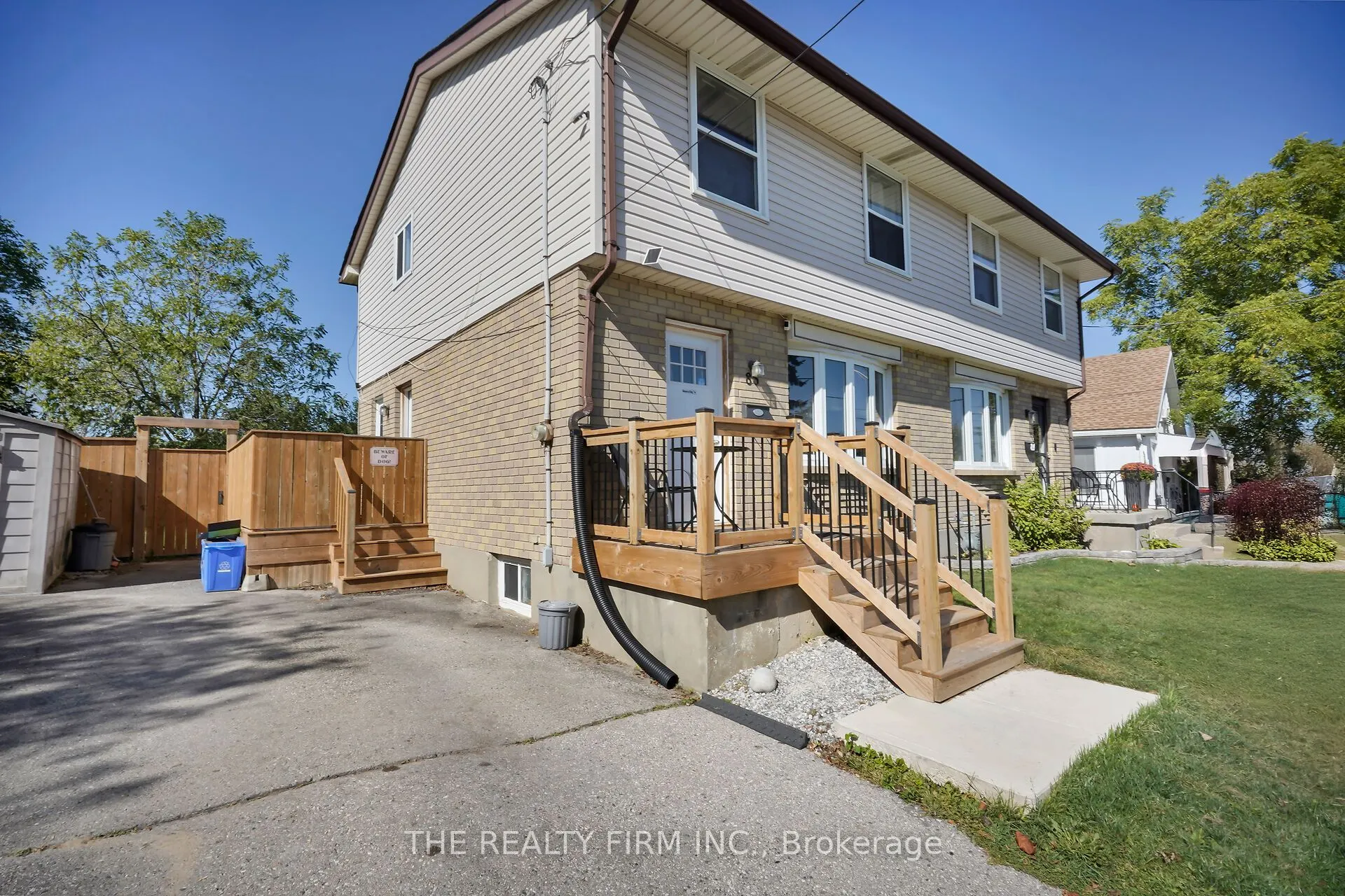 86 Mackay Avenue