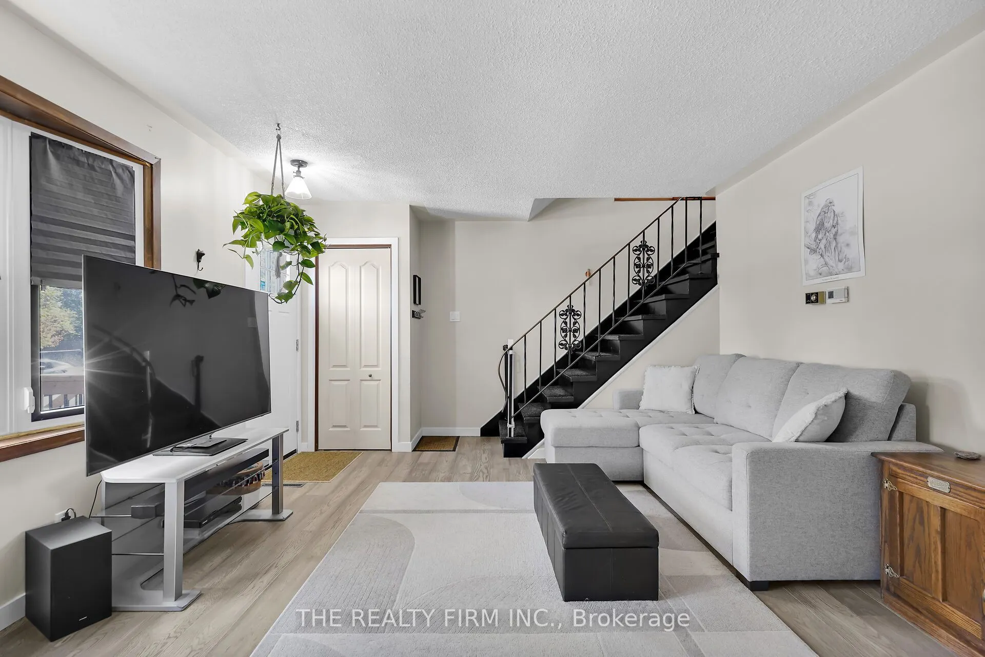 86 Mackay Avenue