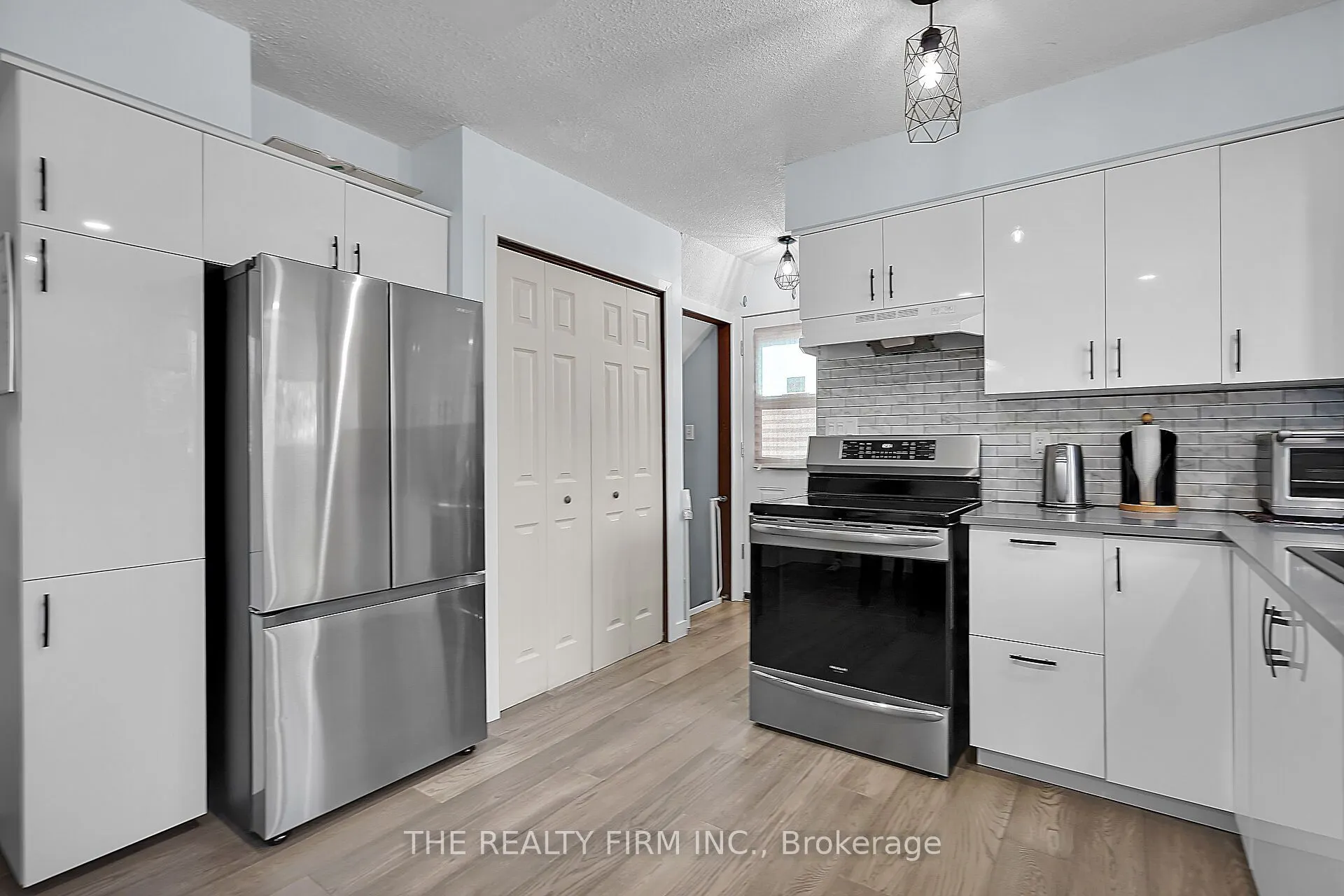 86 Mackay Avenue