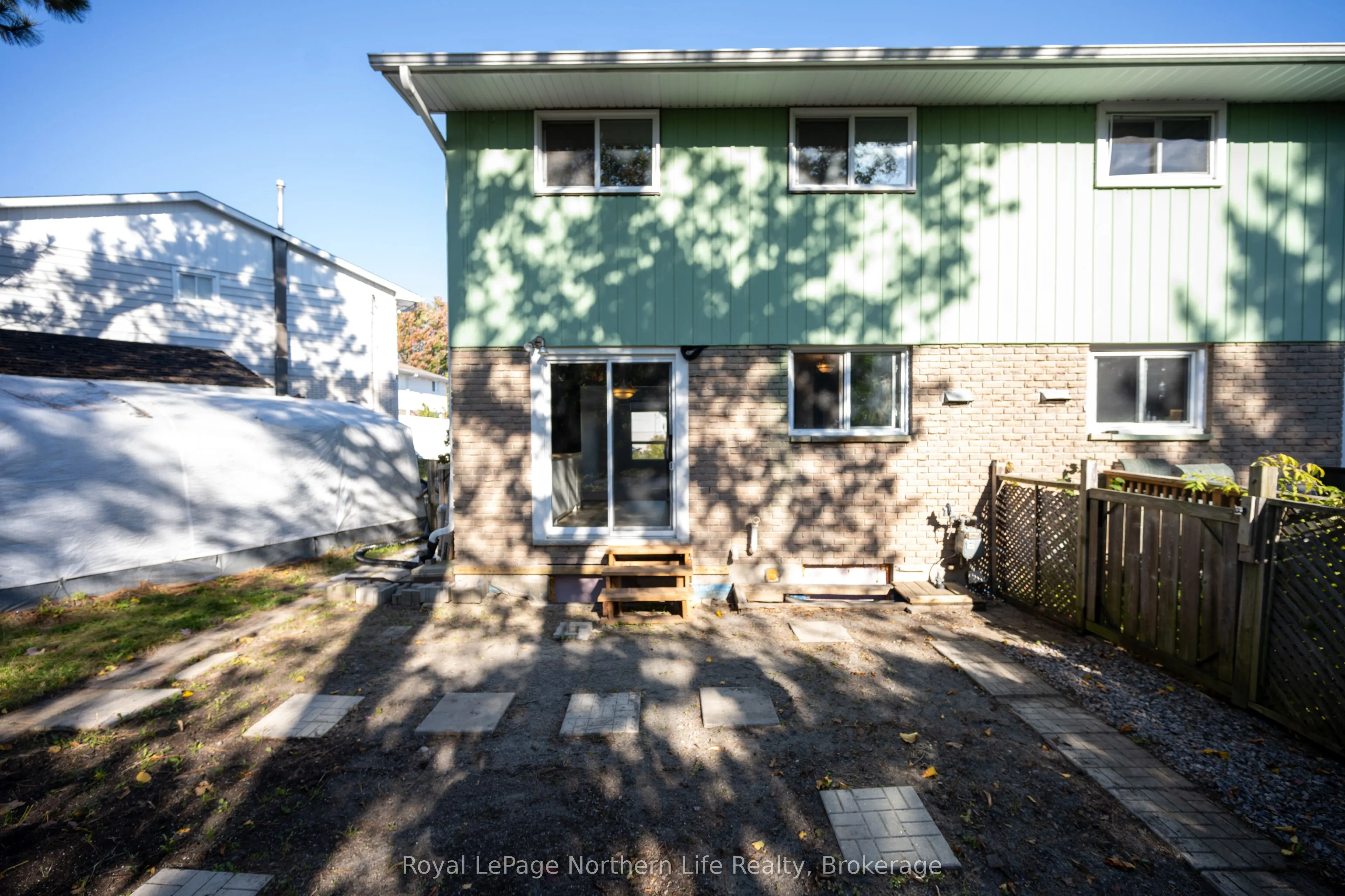 17 Arthur Court