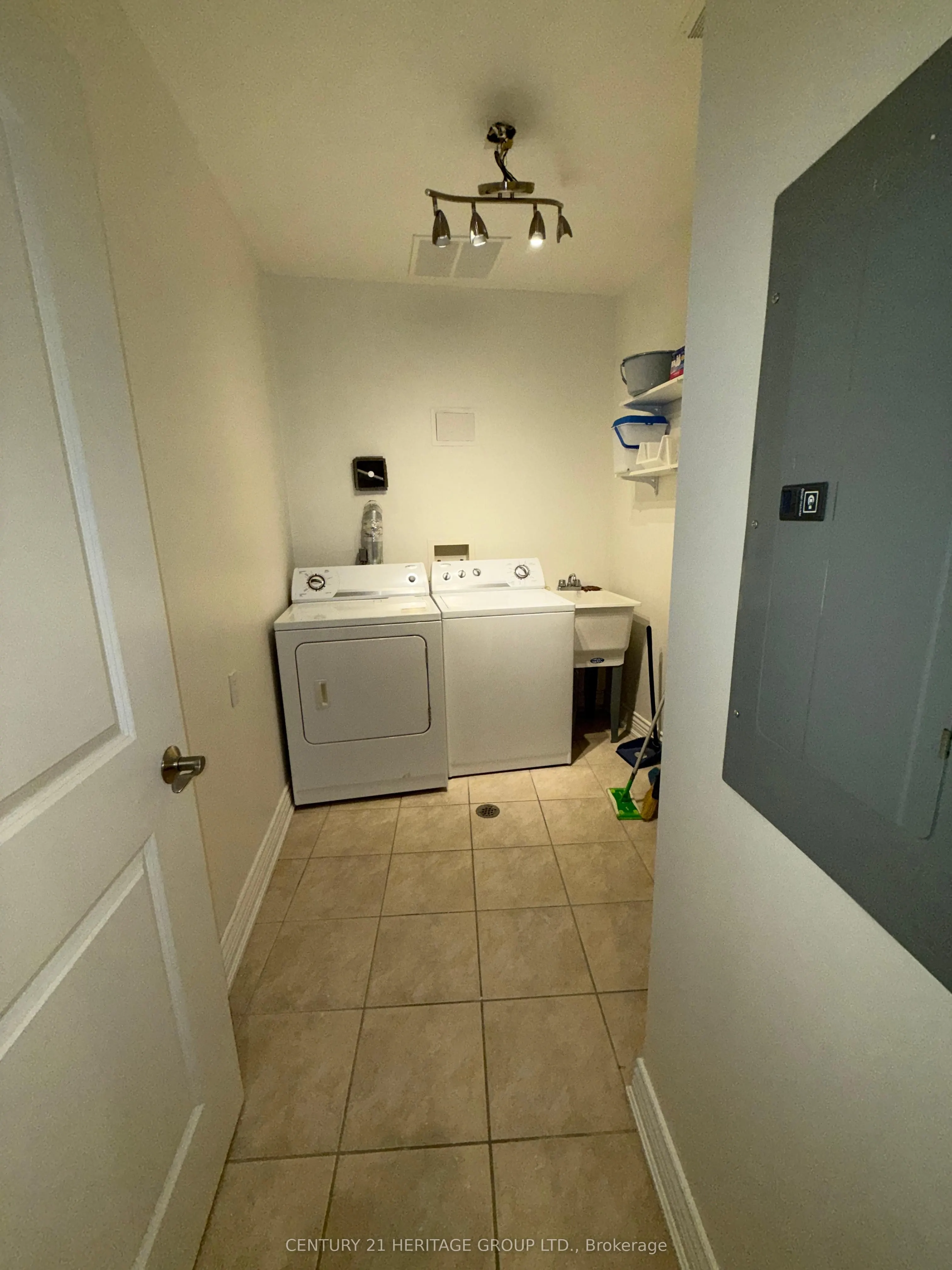 1225 Riverside Drive W, #305