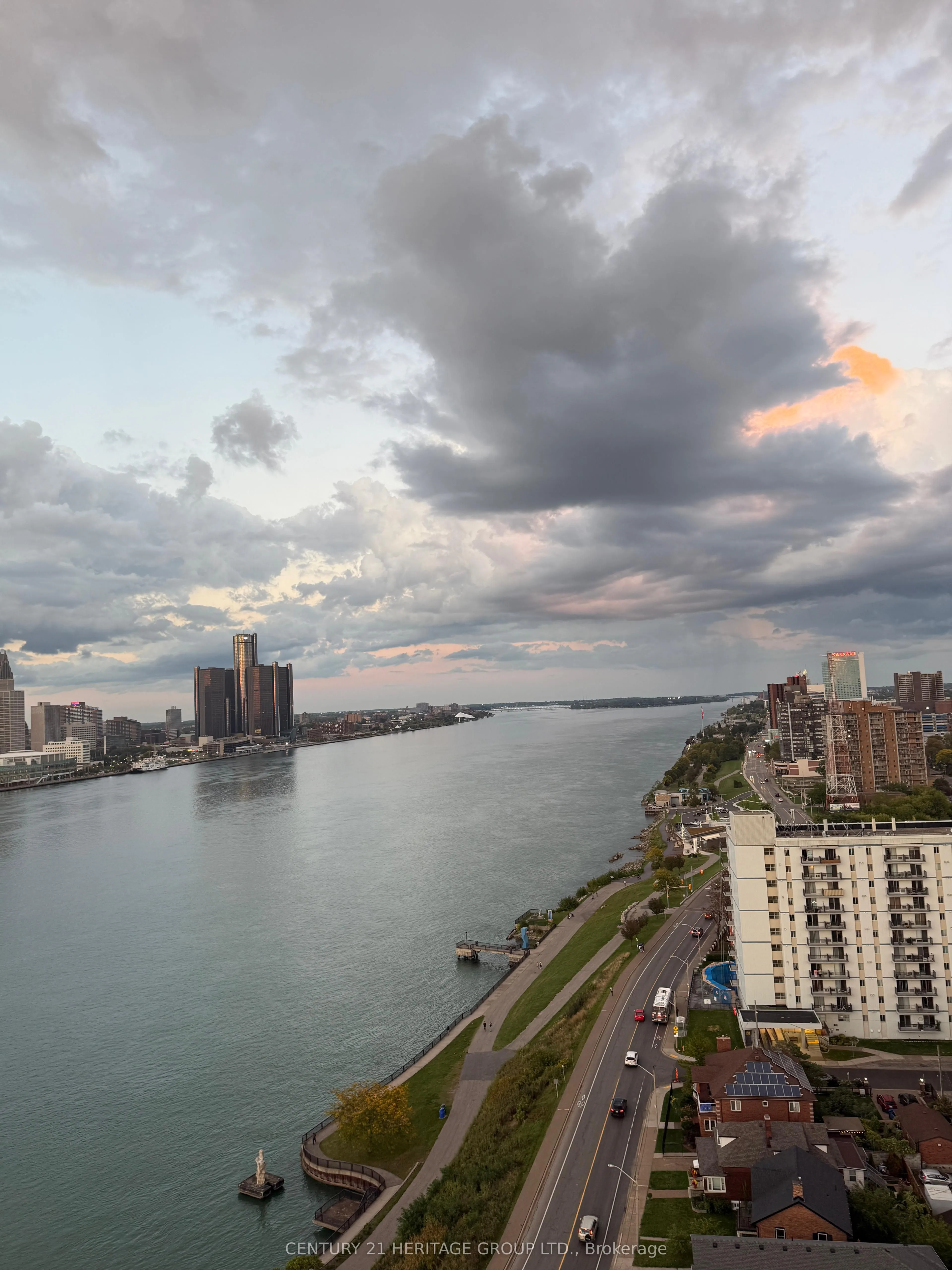 1225 Riverside Drive W, #305