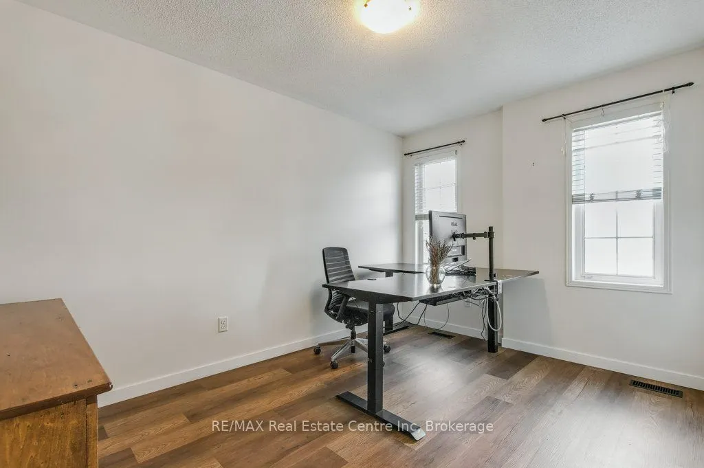 1035 Victoria Road S, #59