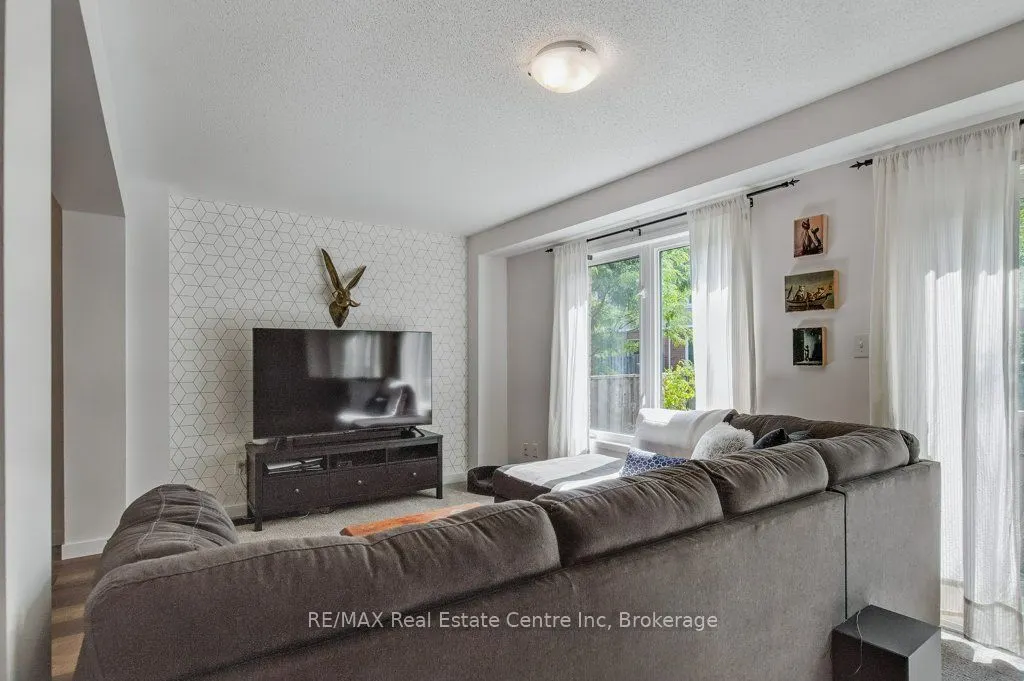 1035 Victoria Road S, #59