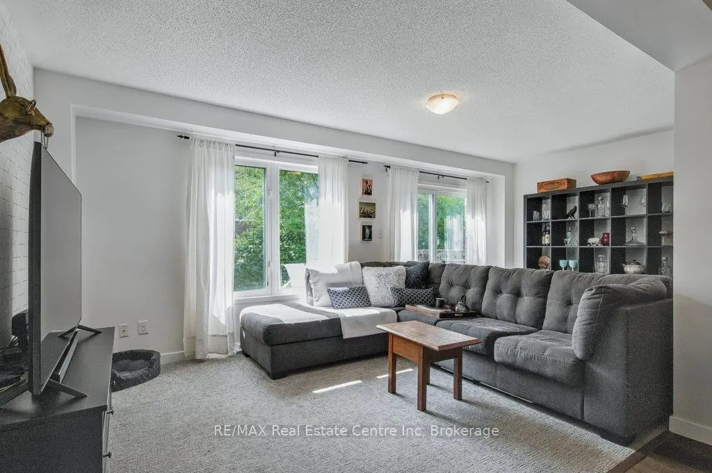 1035 Victoria Road S, #59