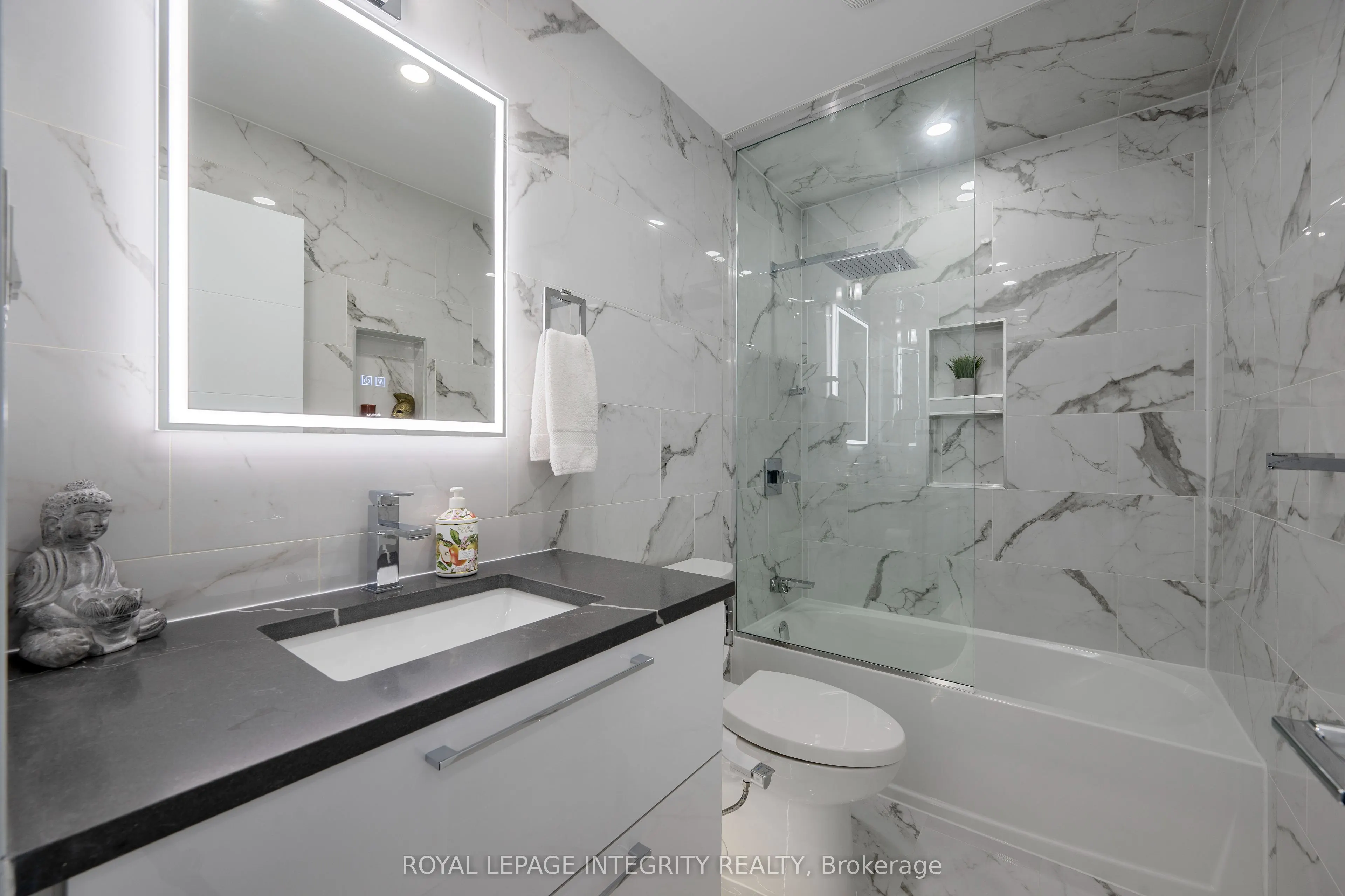 232 Condado Crescent