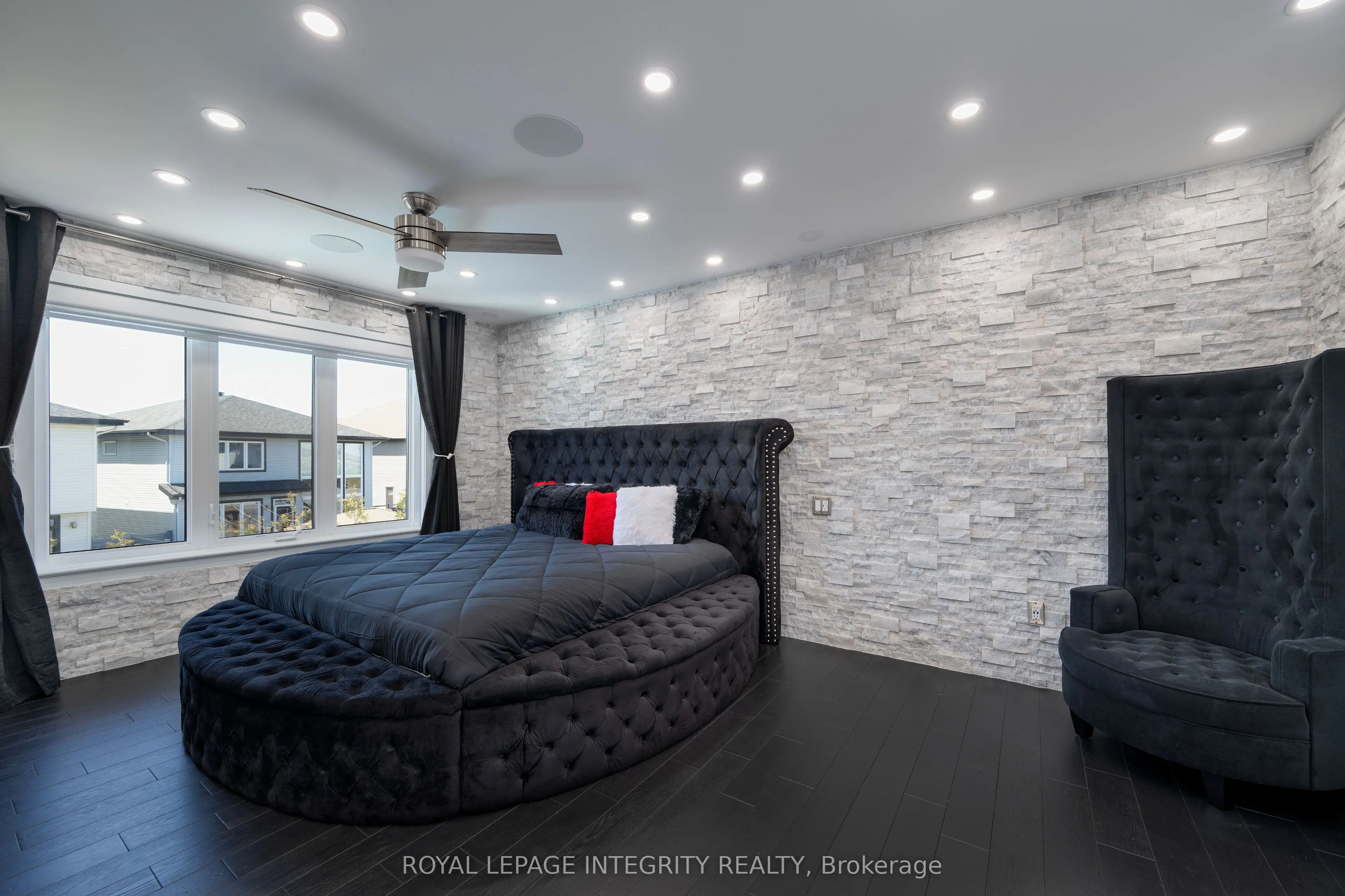 232 Condado Crescent