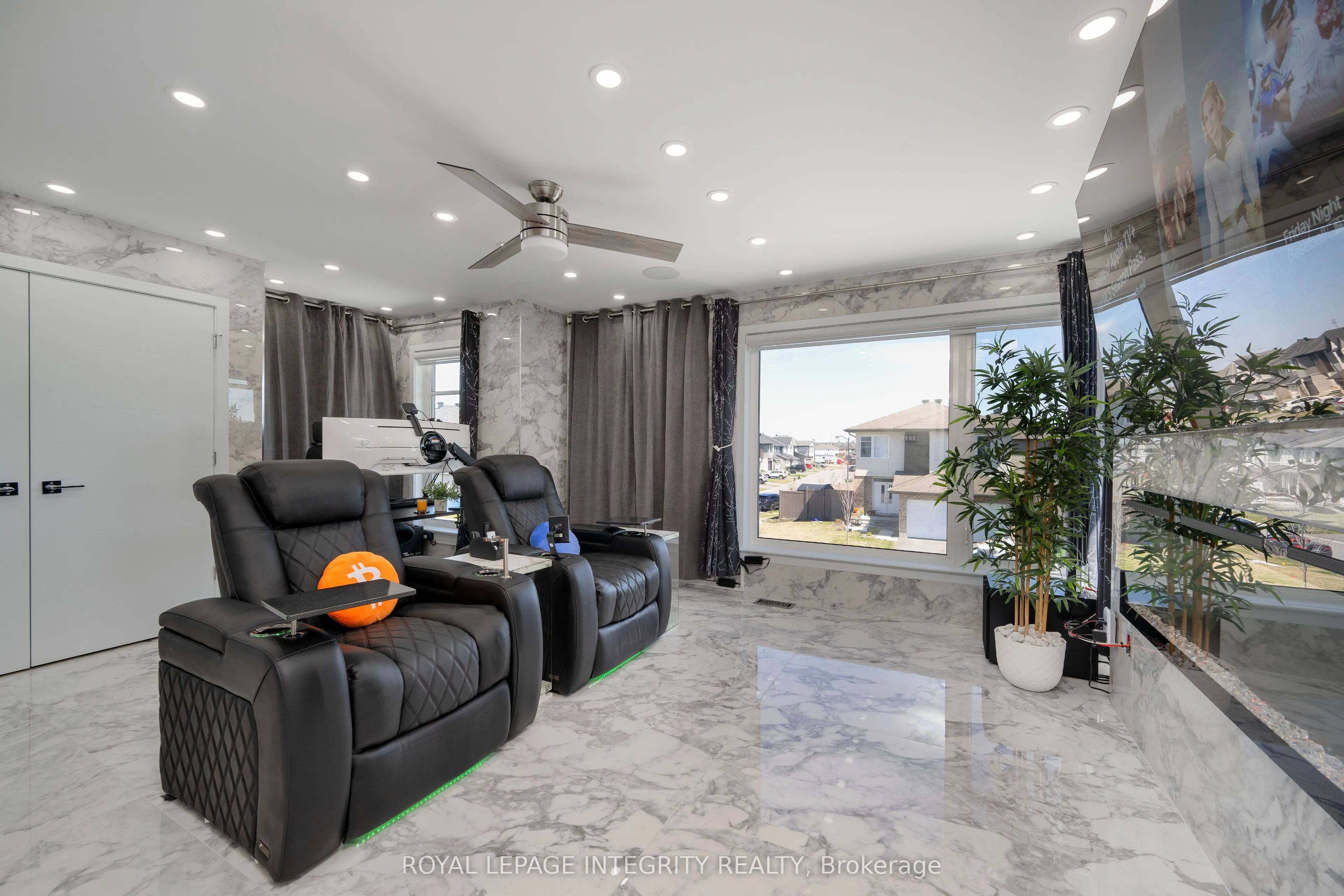 232 Condado Crescent