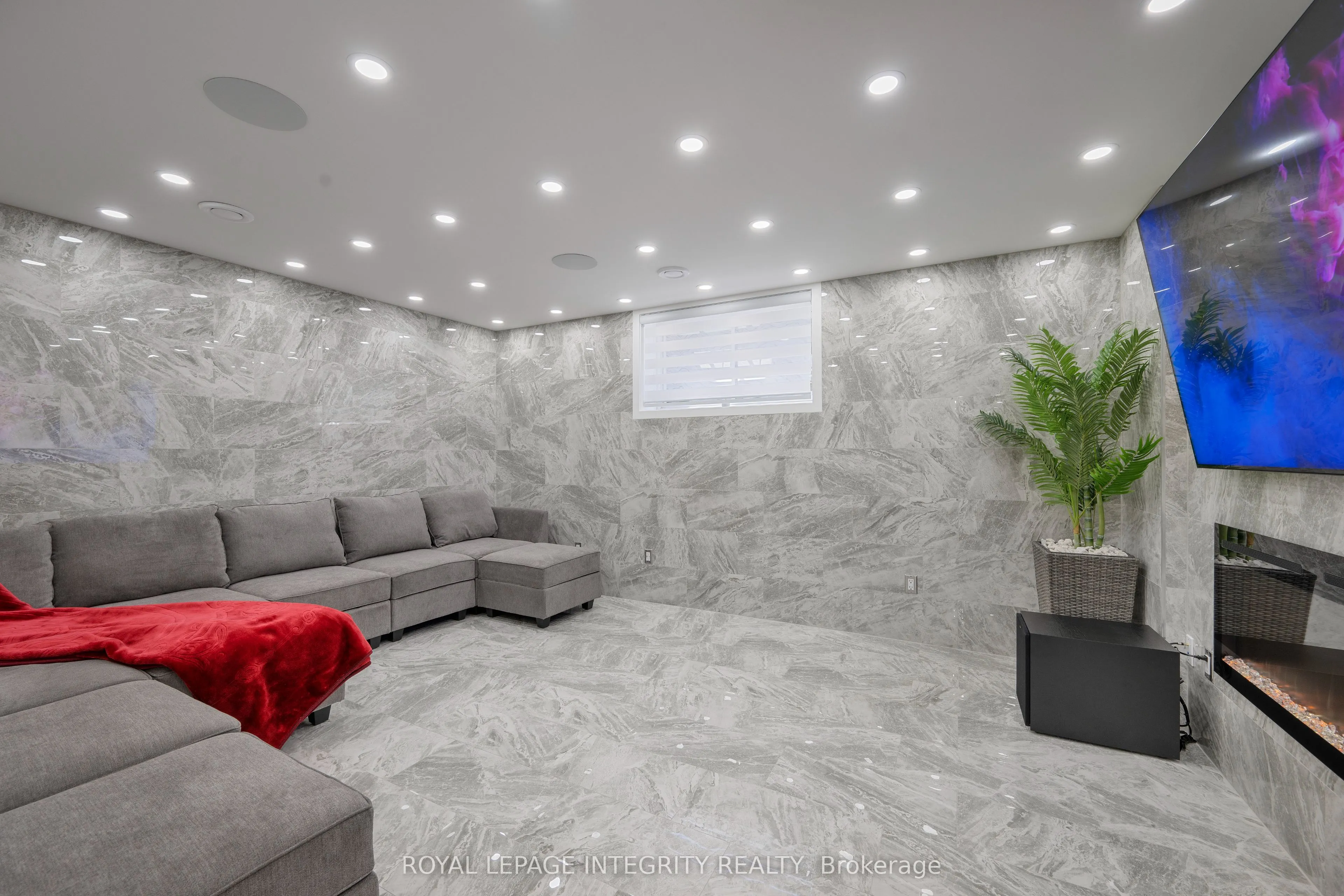232 Condado Crescent