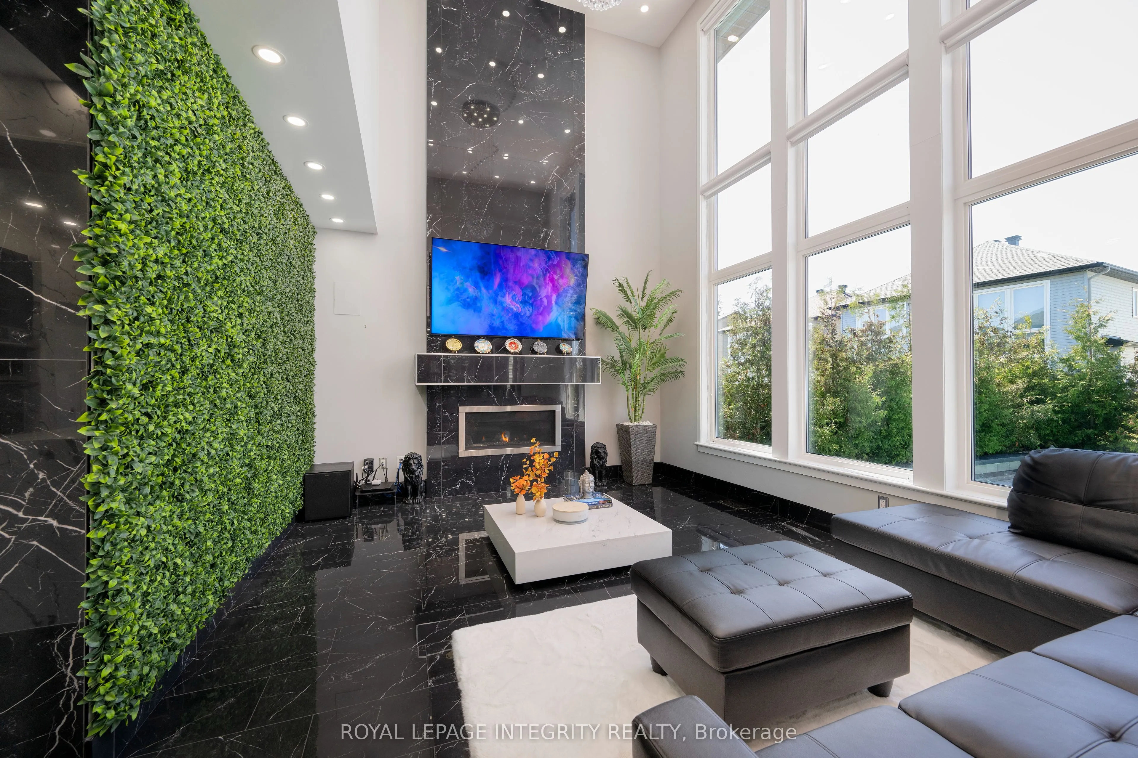 232 Condado Crescent