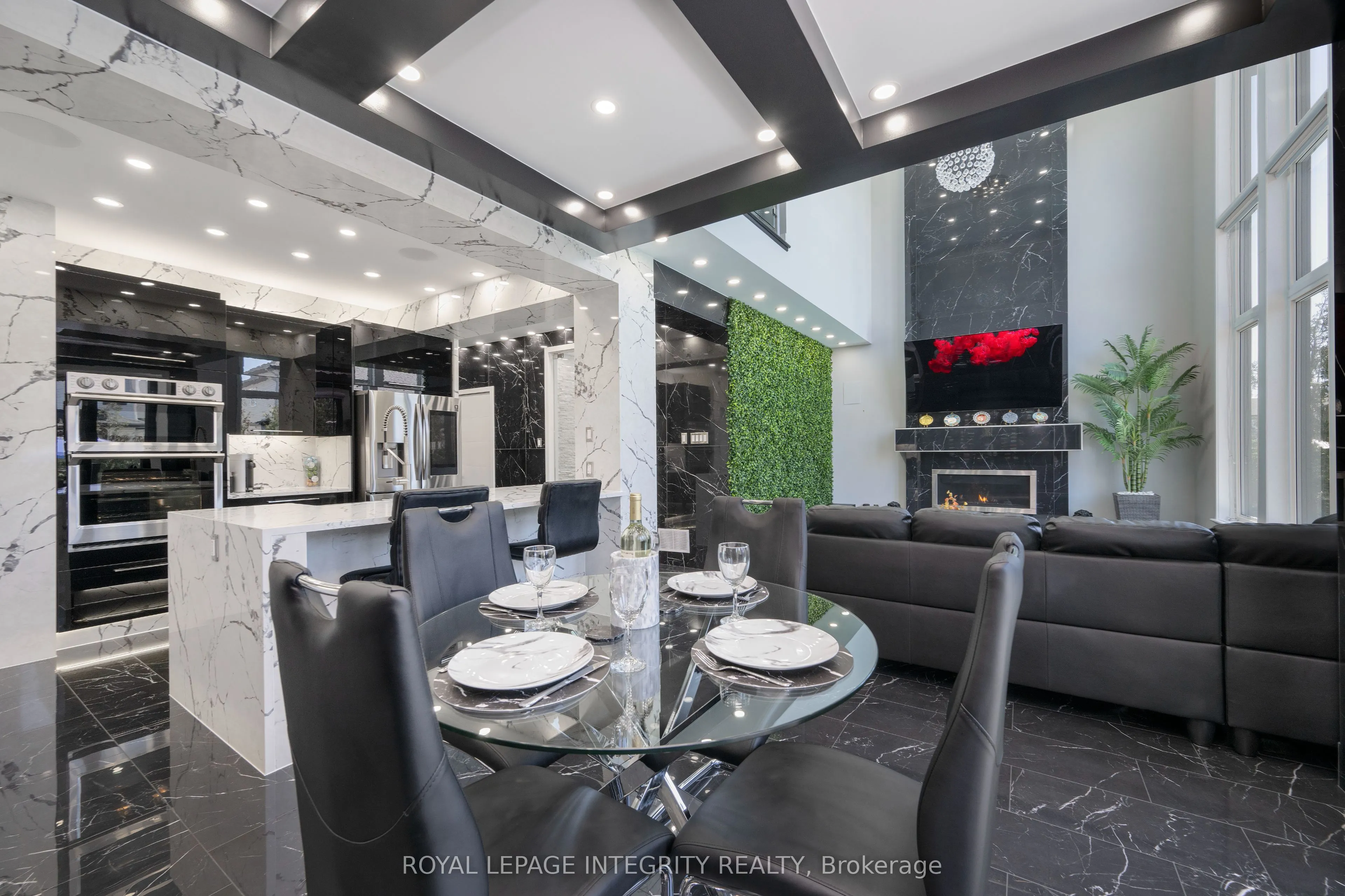 232 Condado Crescent
