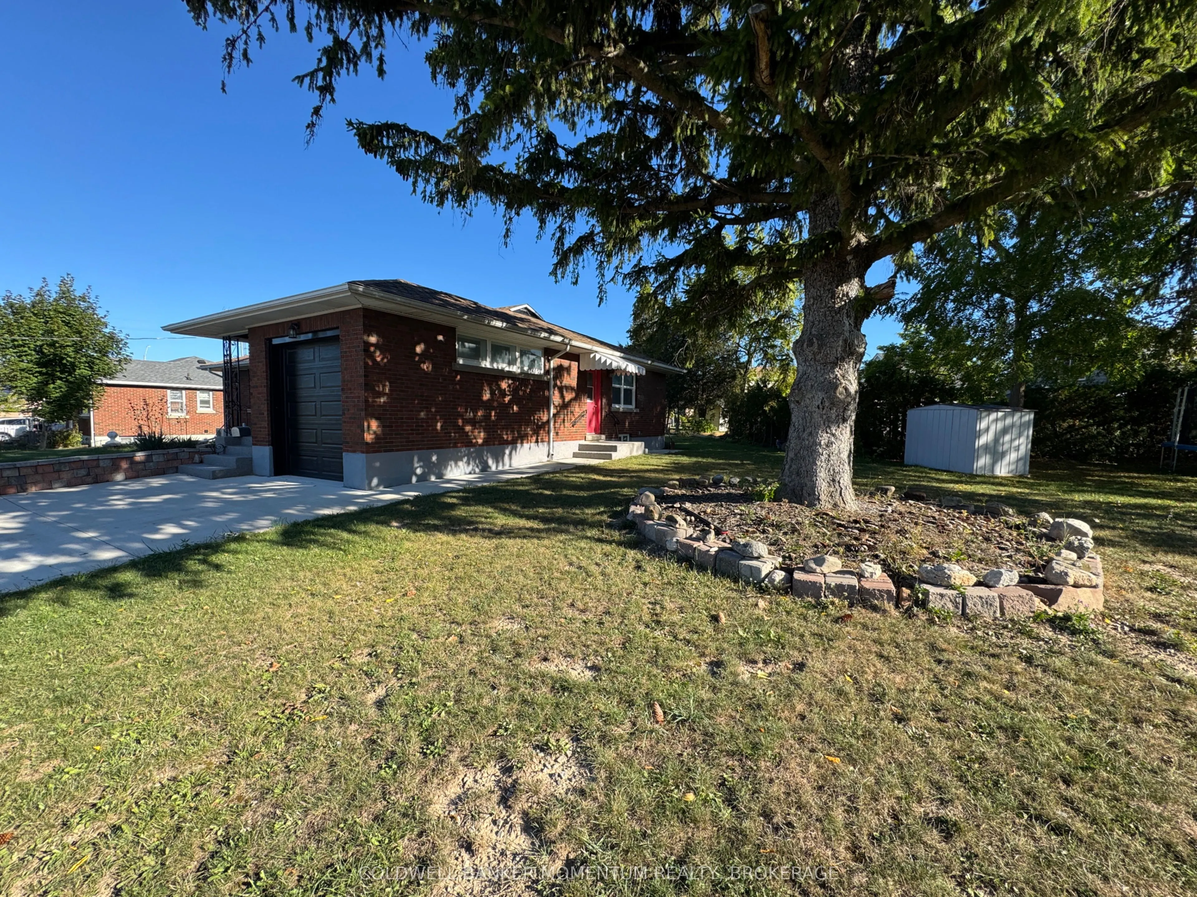 2 Foley Crescent