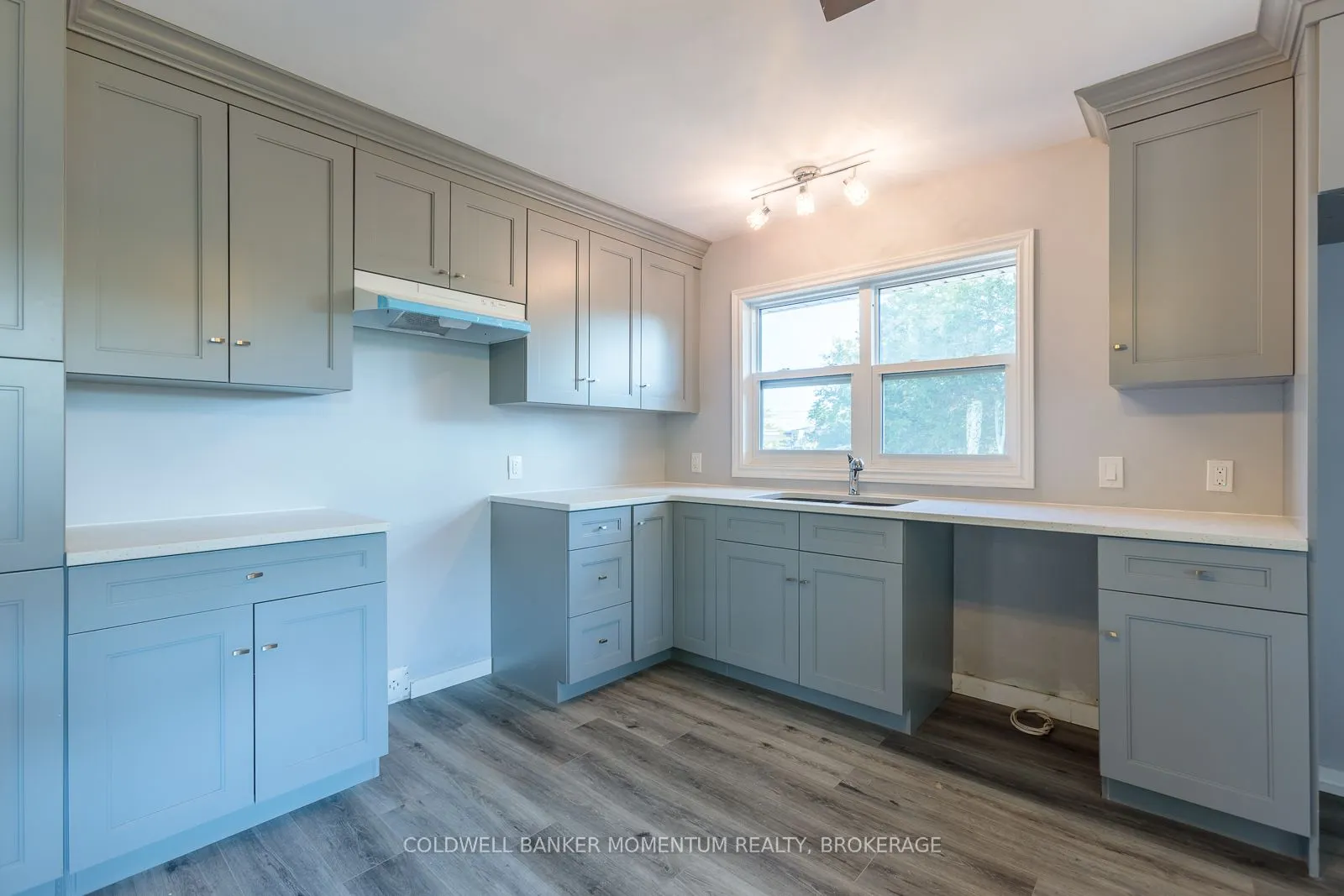 2 Foley Crescent