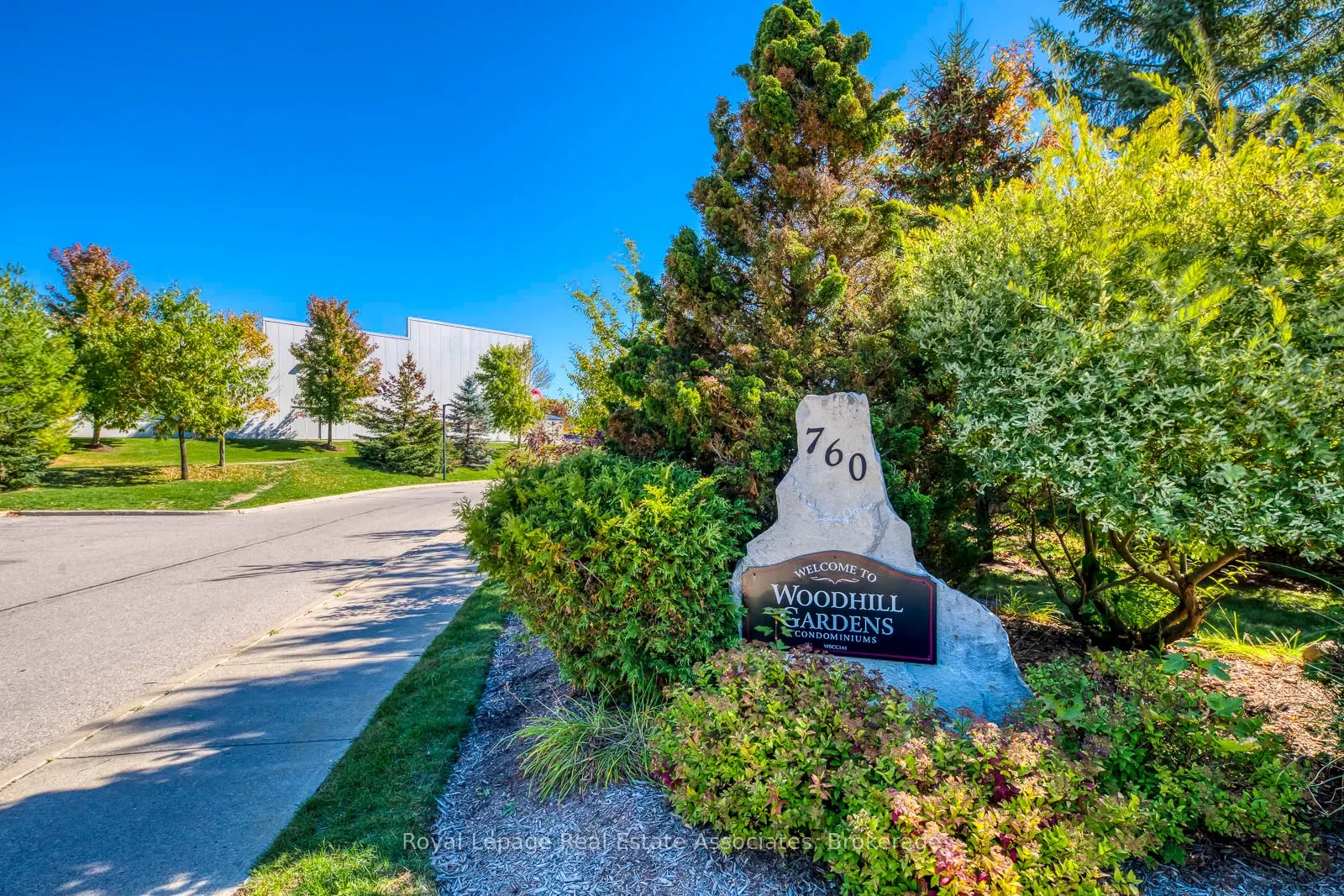 760 Woodhill Drive, #221