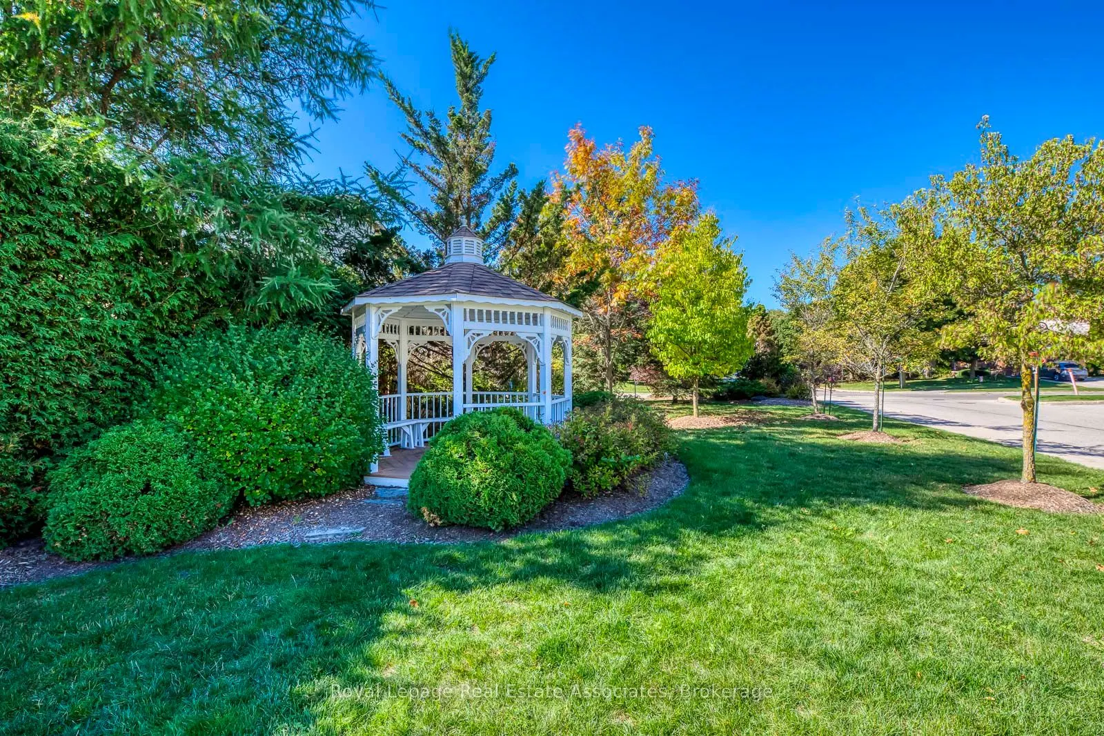 760 Woodhill Drive, #221