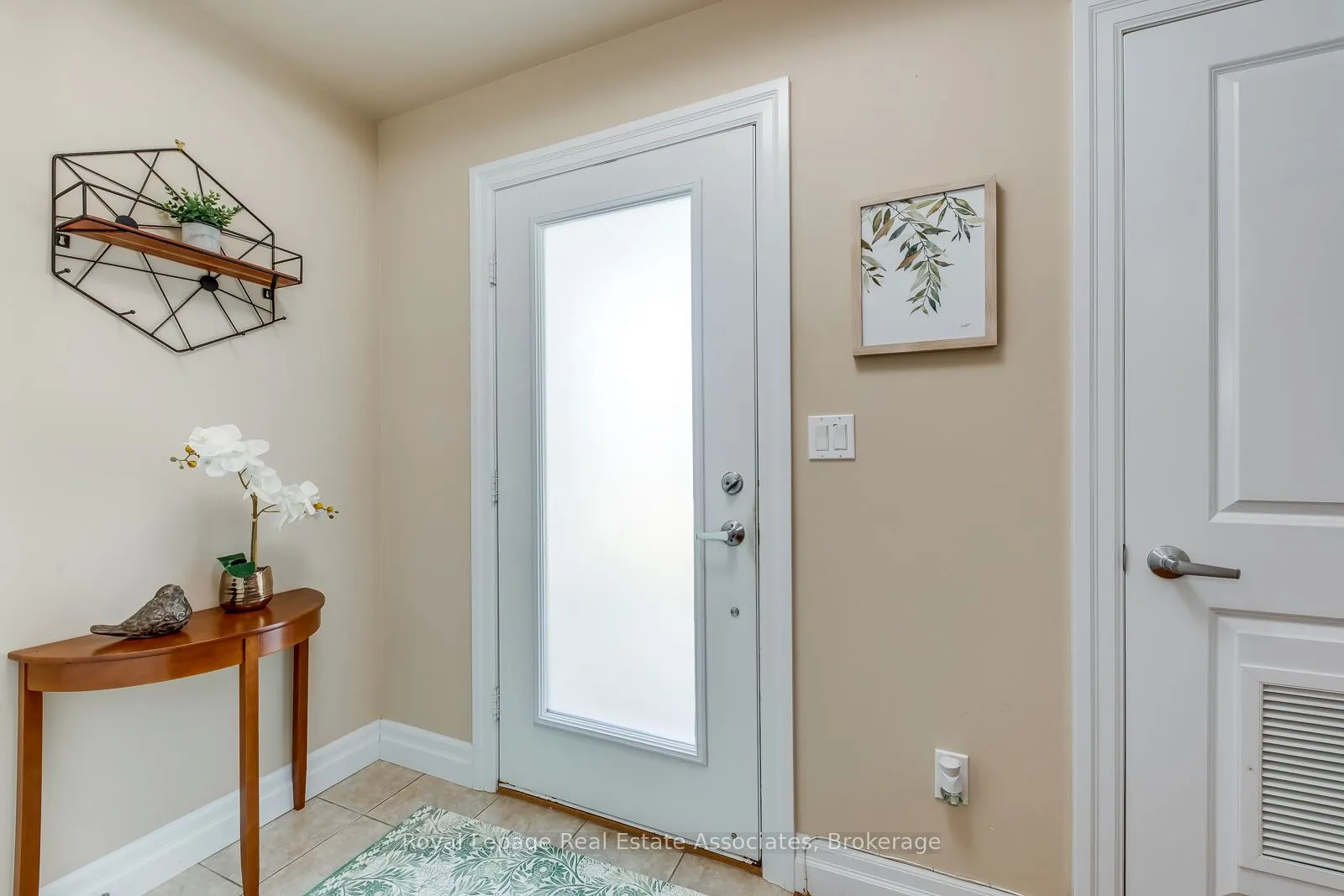 760 Woodhill Drive, #221