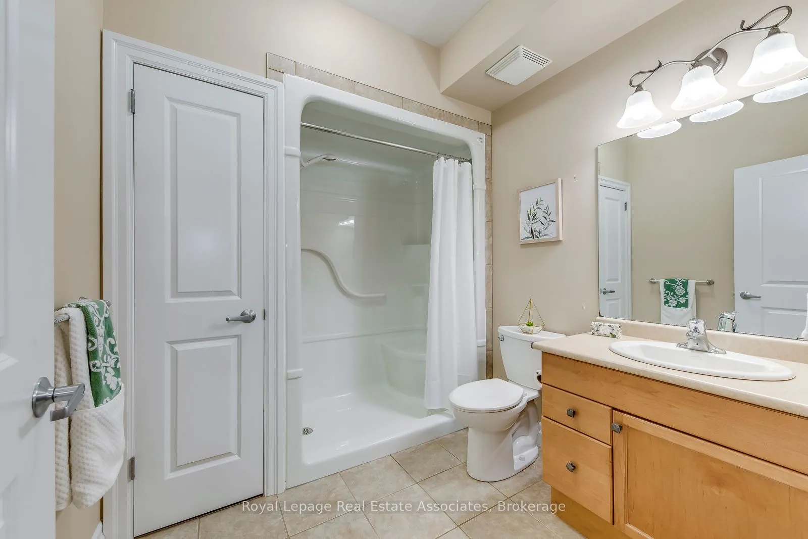 760 Woodhill Drive, #221
