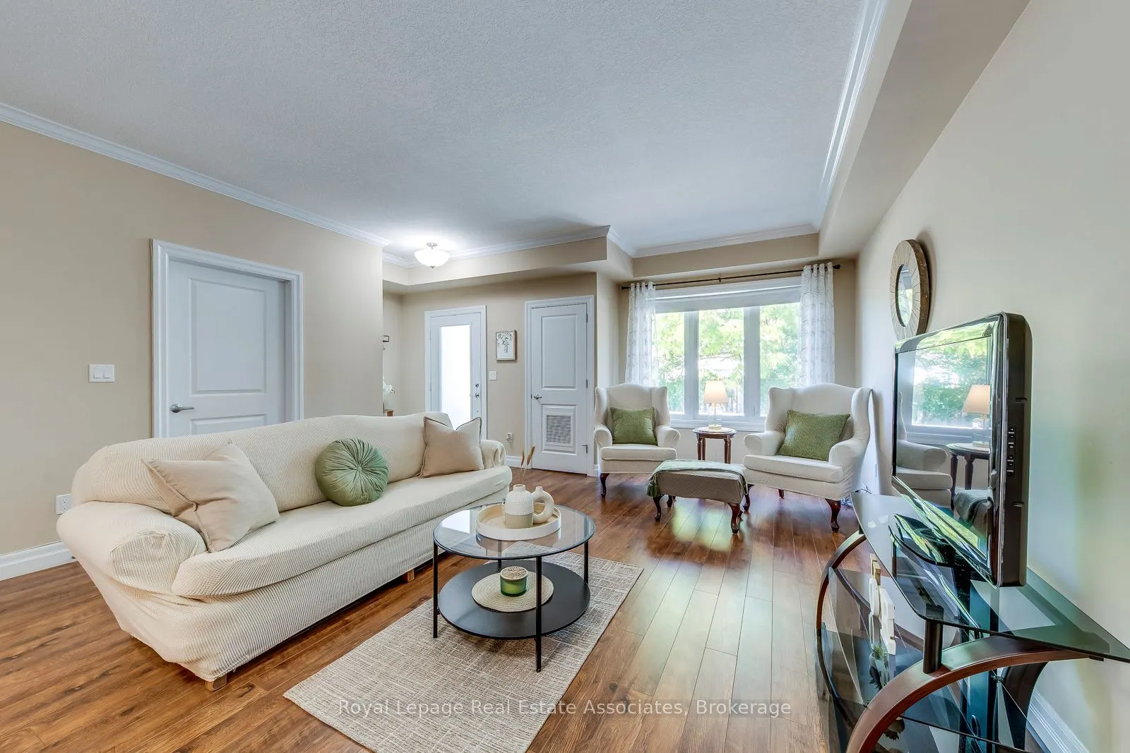 760 Woodhill Drive, #221