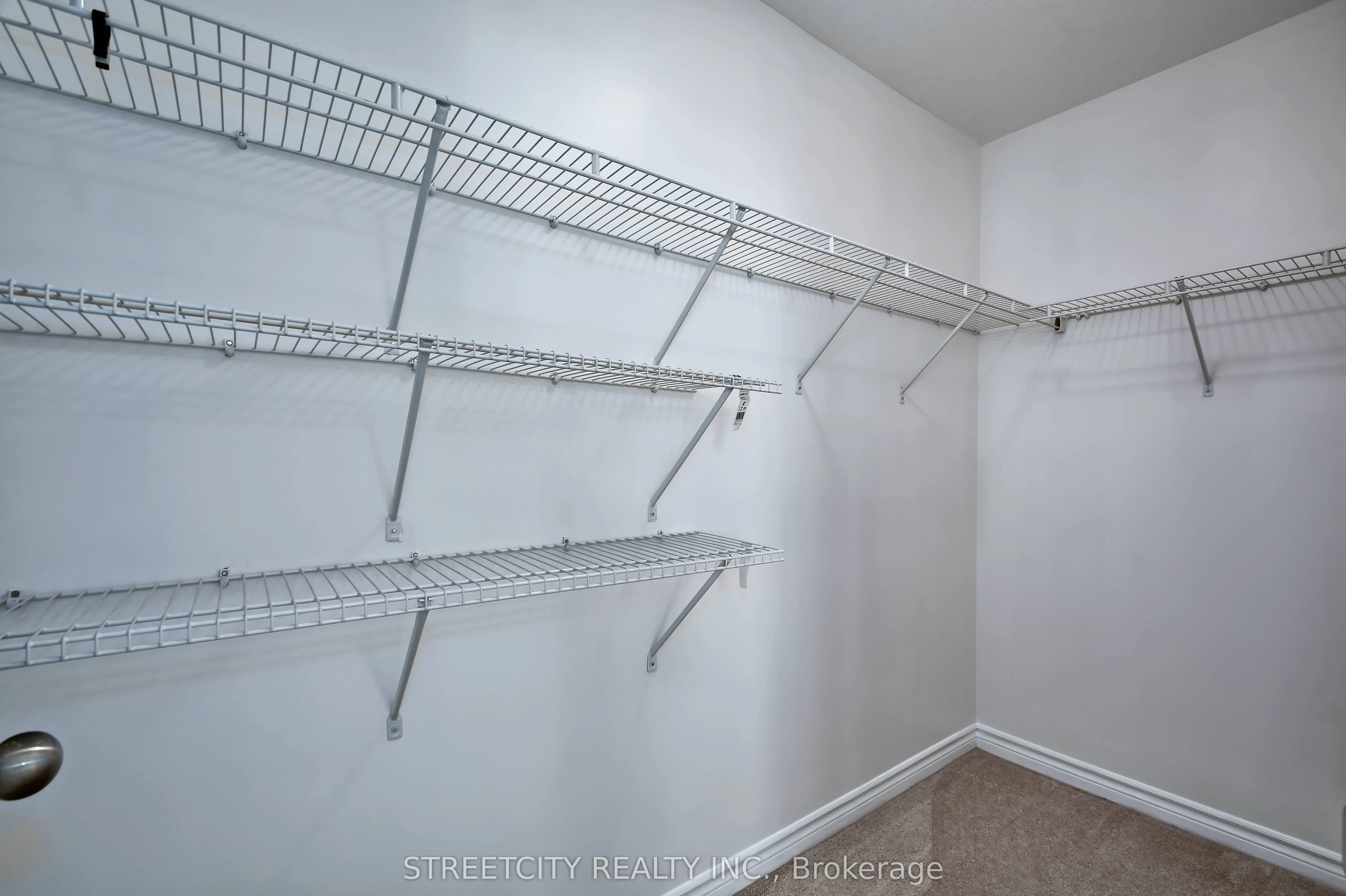 1966 Foxridge Crescent
