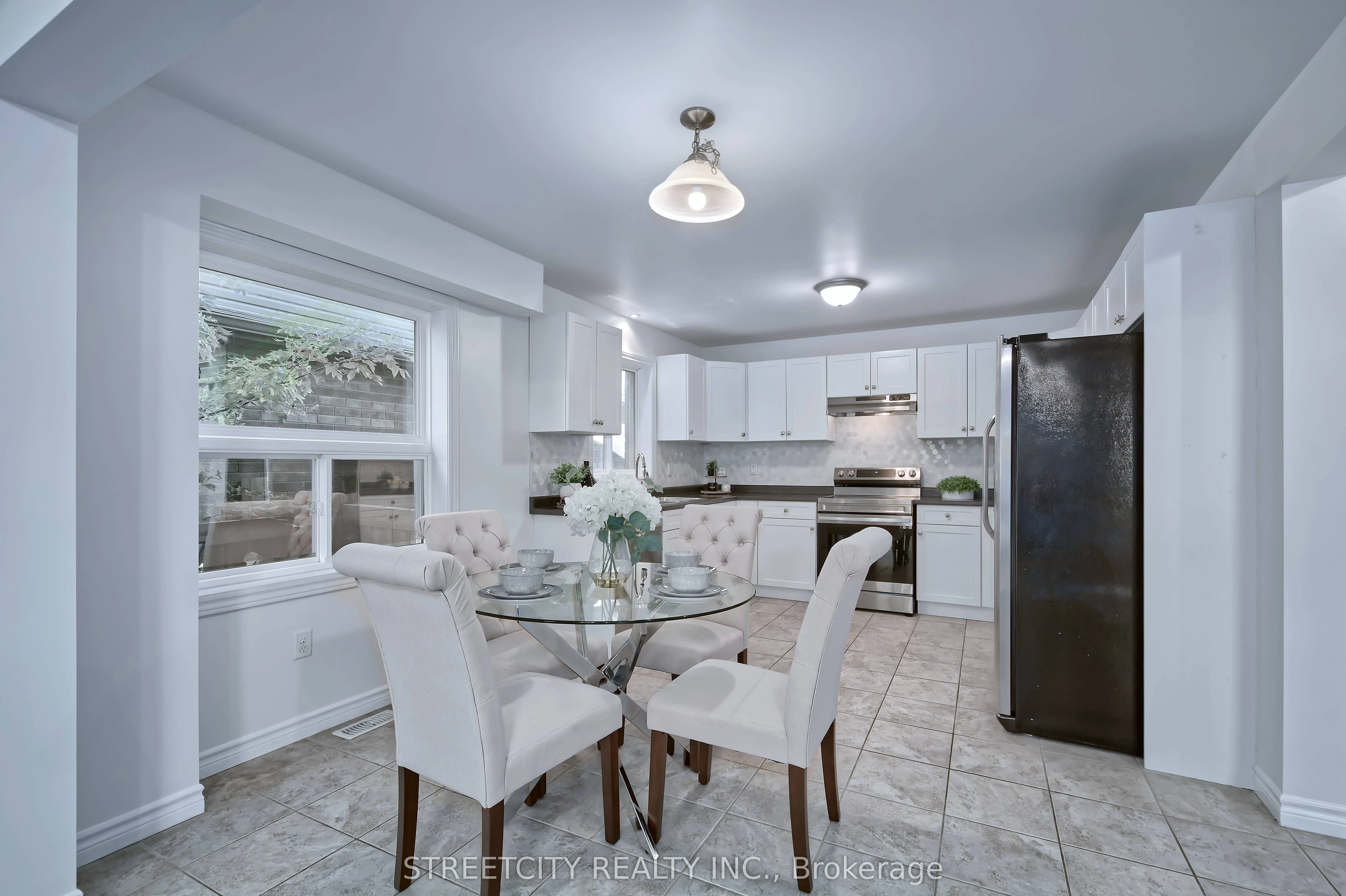 1966 Foxridge Crescent