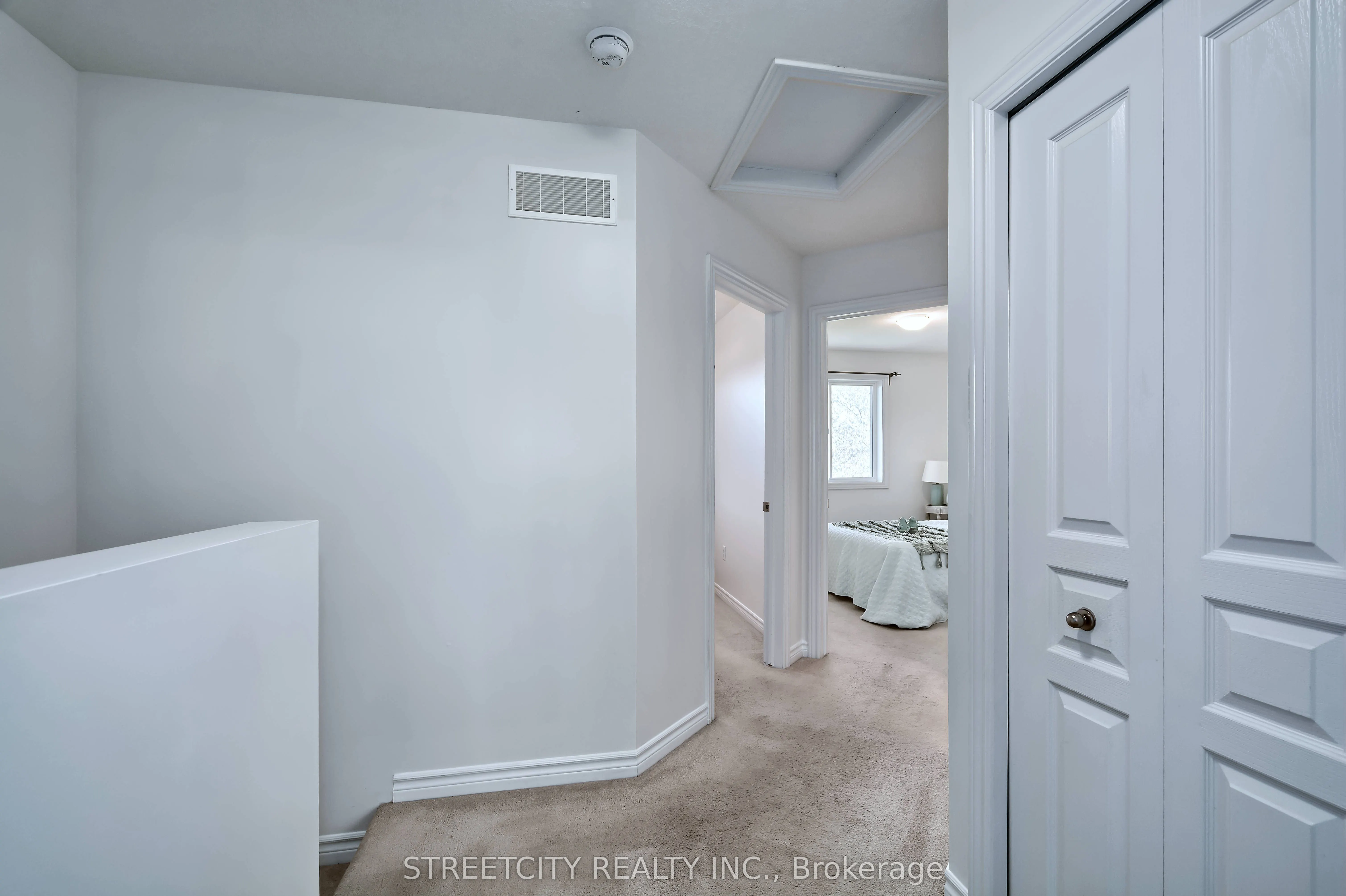 1966 Foxridge Crescent
