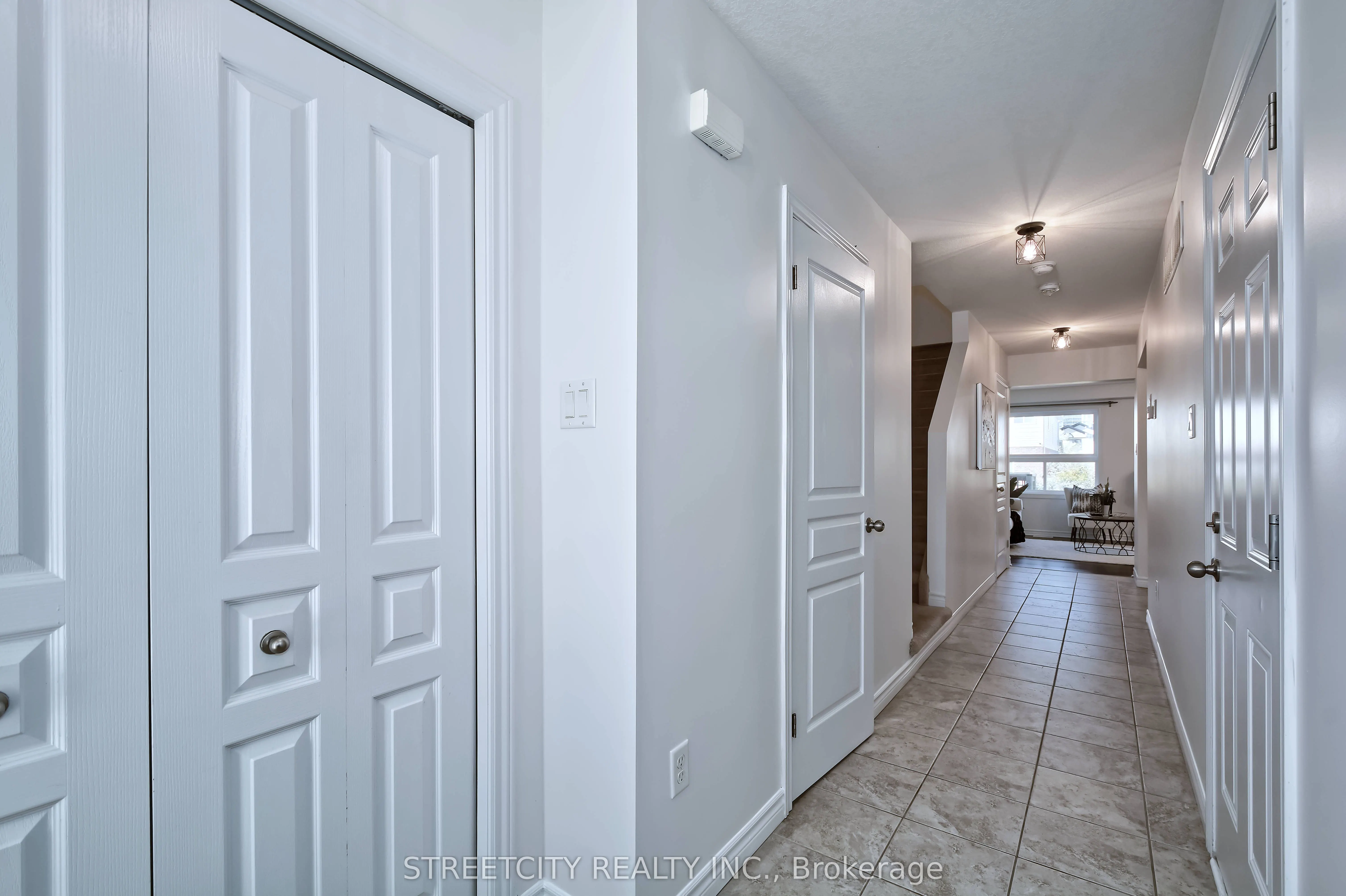 1966 Foxridge Crescent