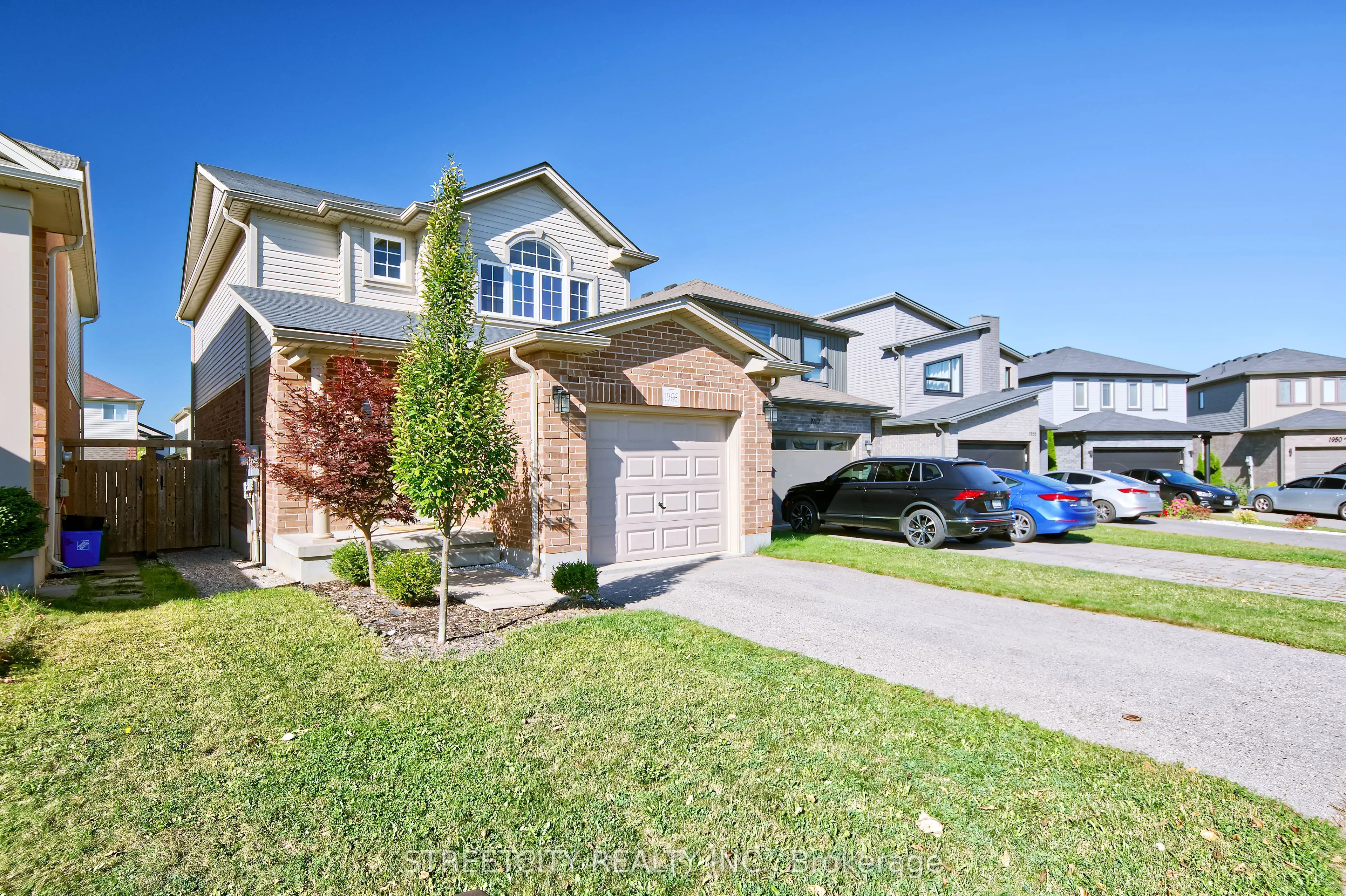 1966 Foxridge Crescent