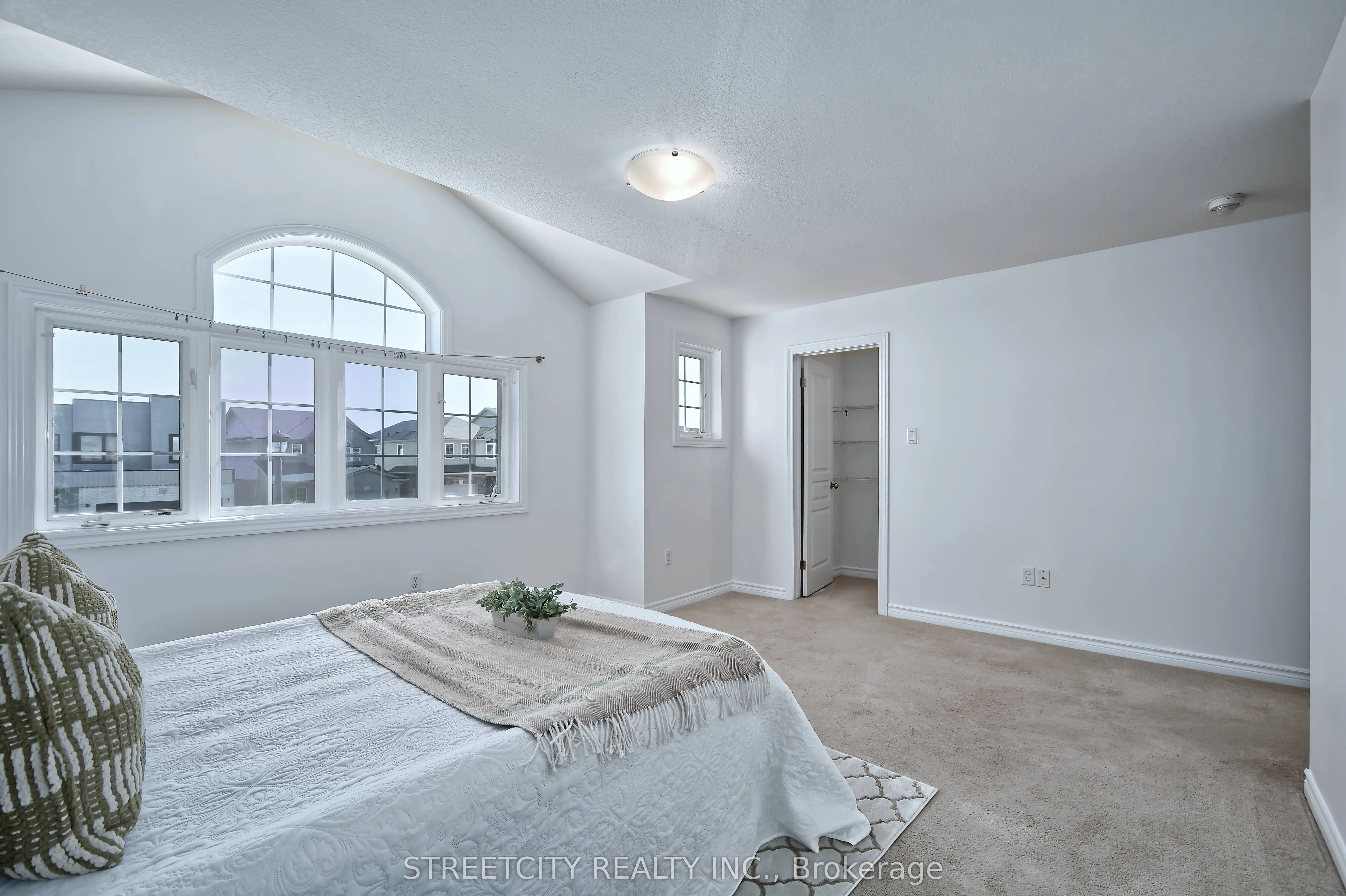 1966 Foxridge Crescent