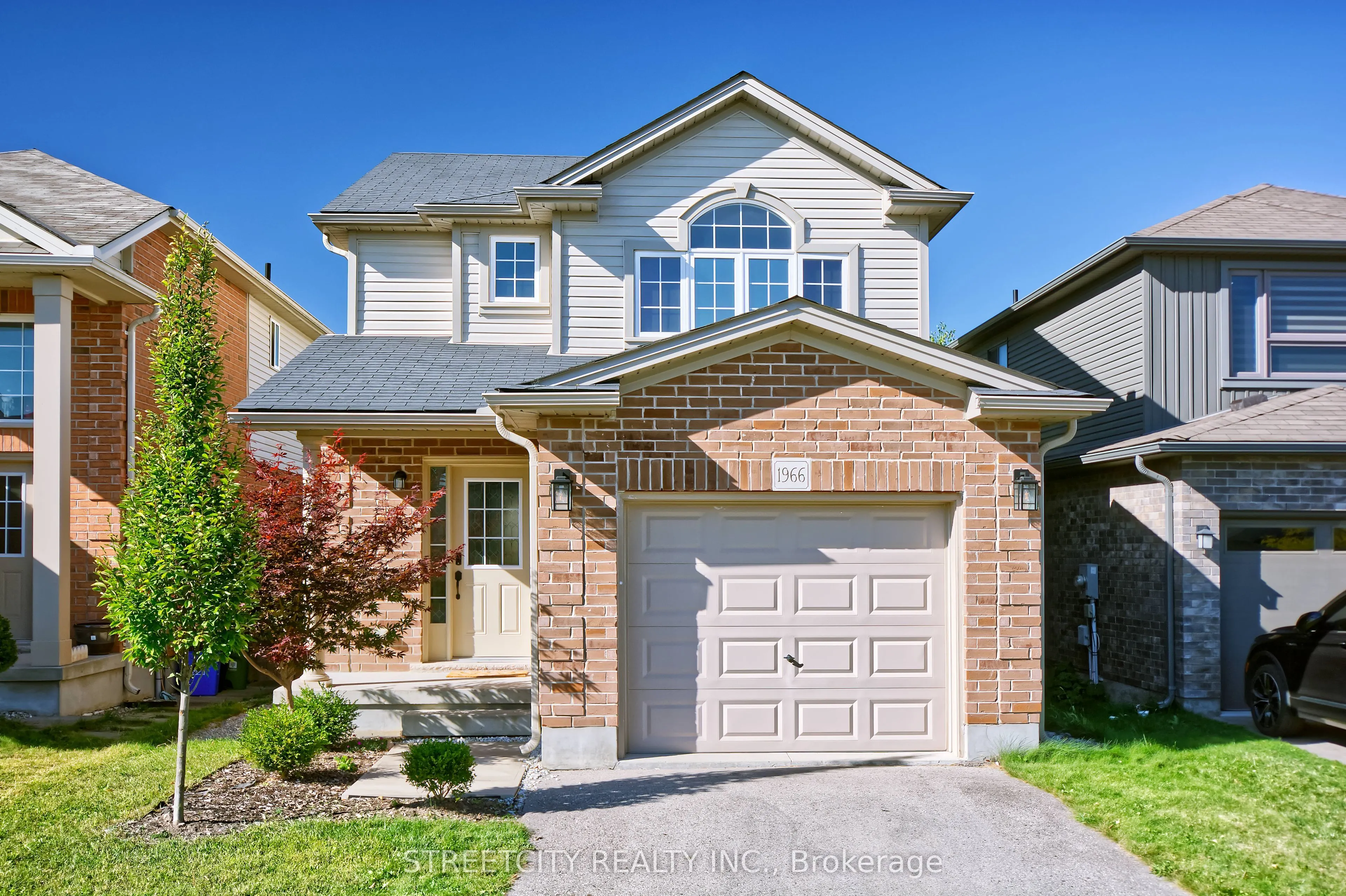 1966 Foxridge Crescent