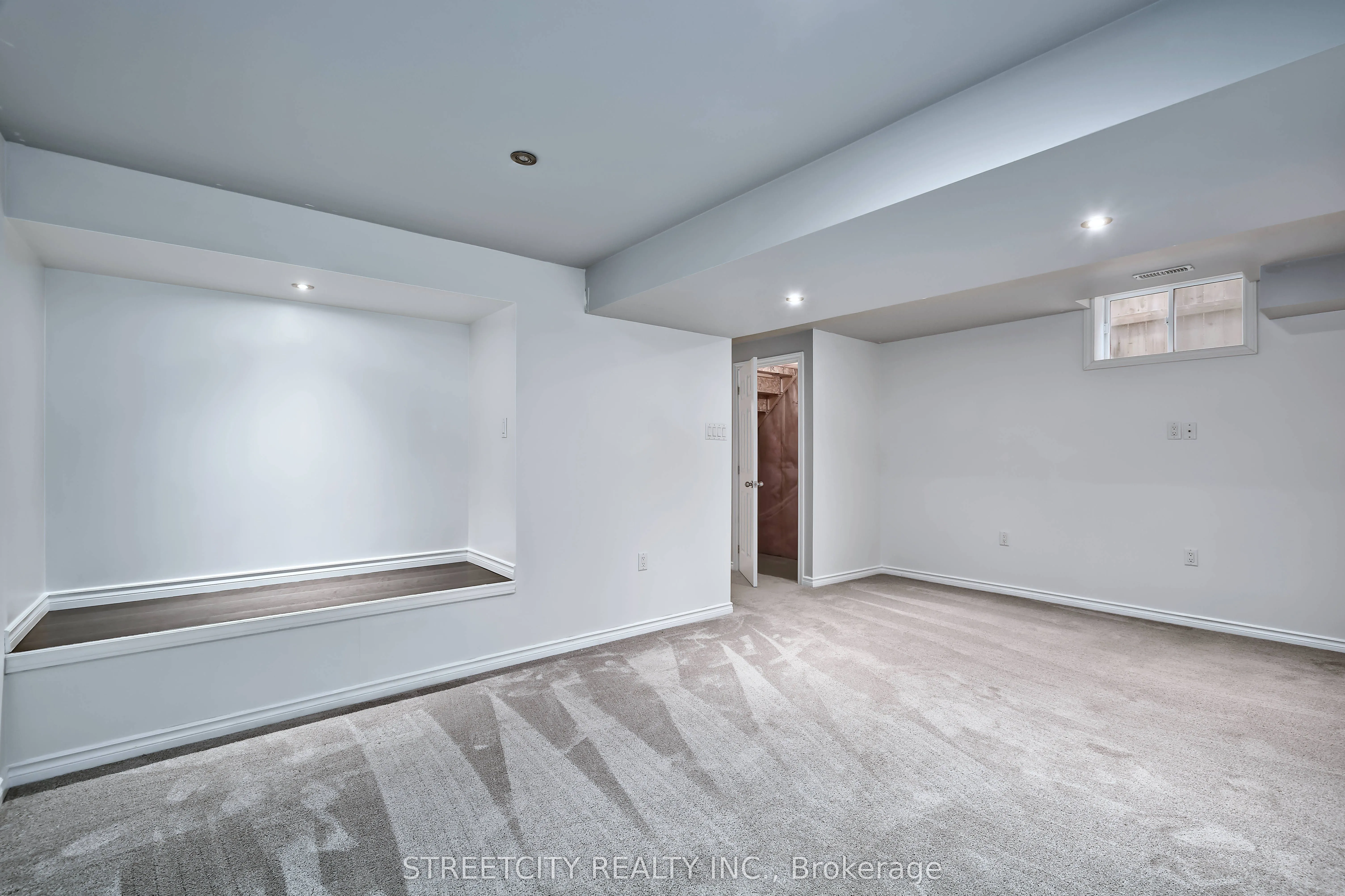1966 Foxridge Crescent