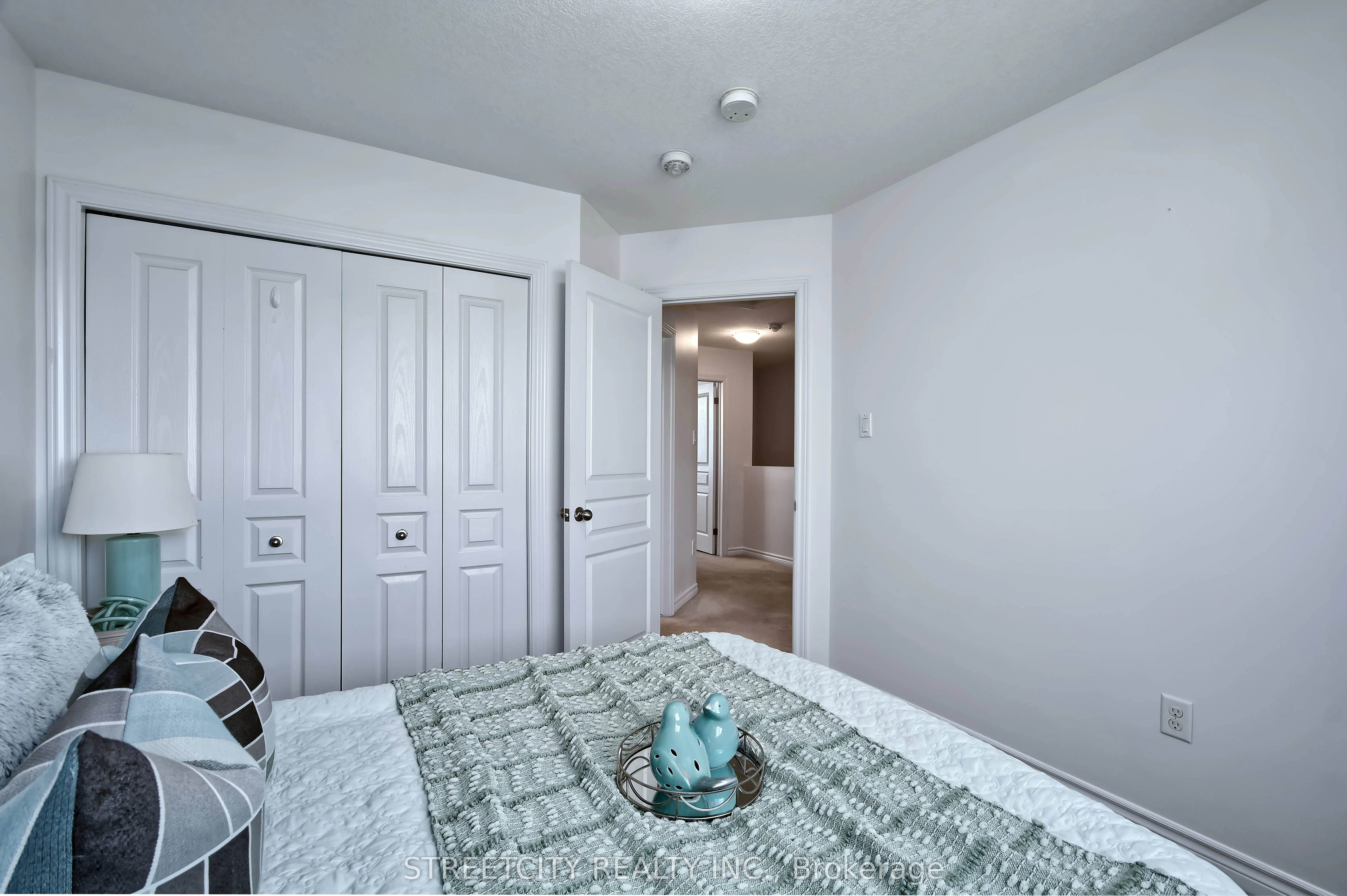 1966 Foxridge Crescent