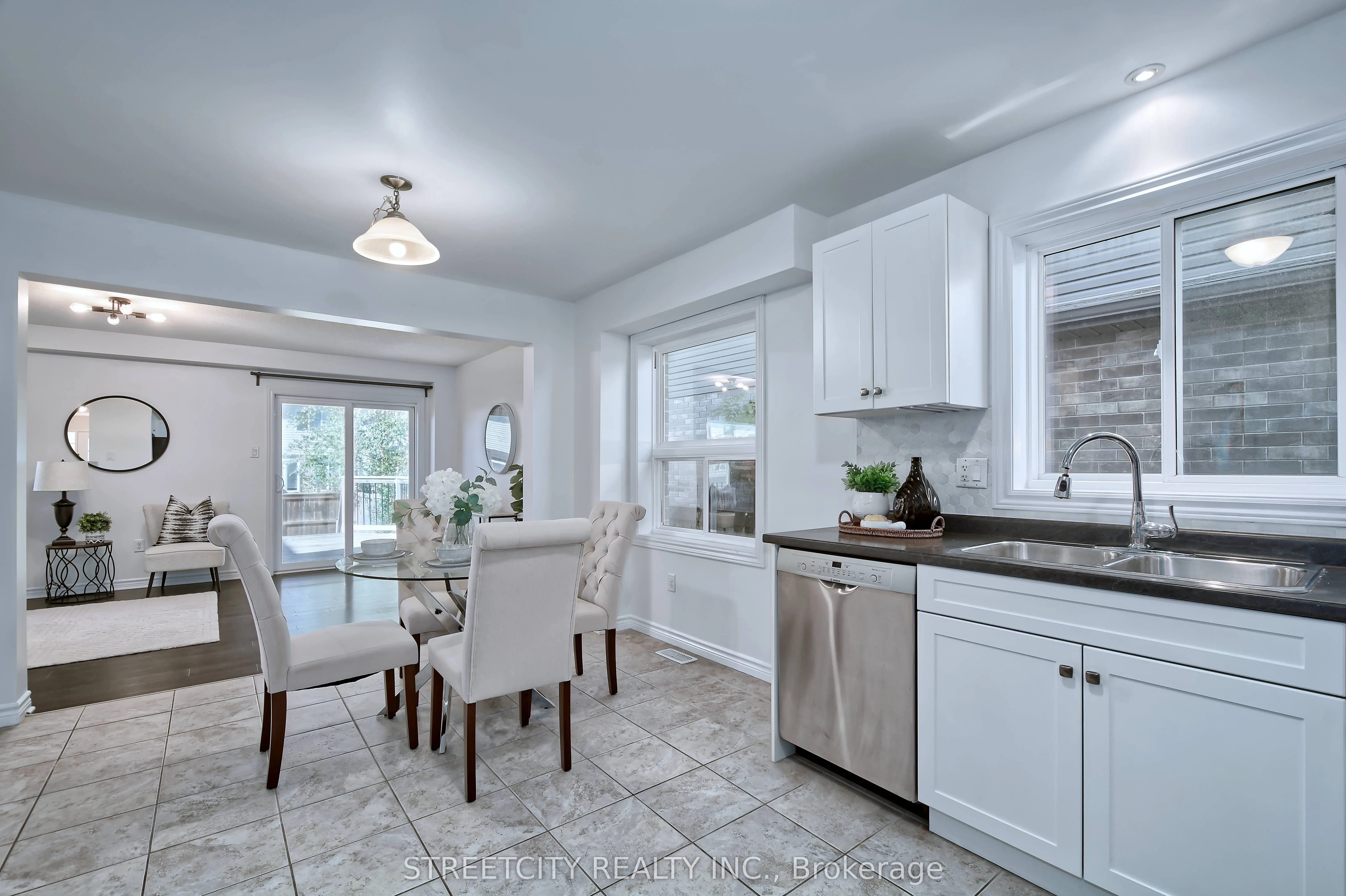 1966 Foxridge Crescent