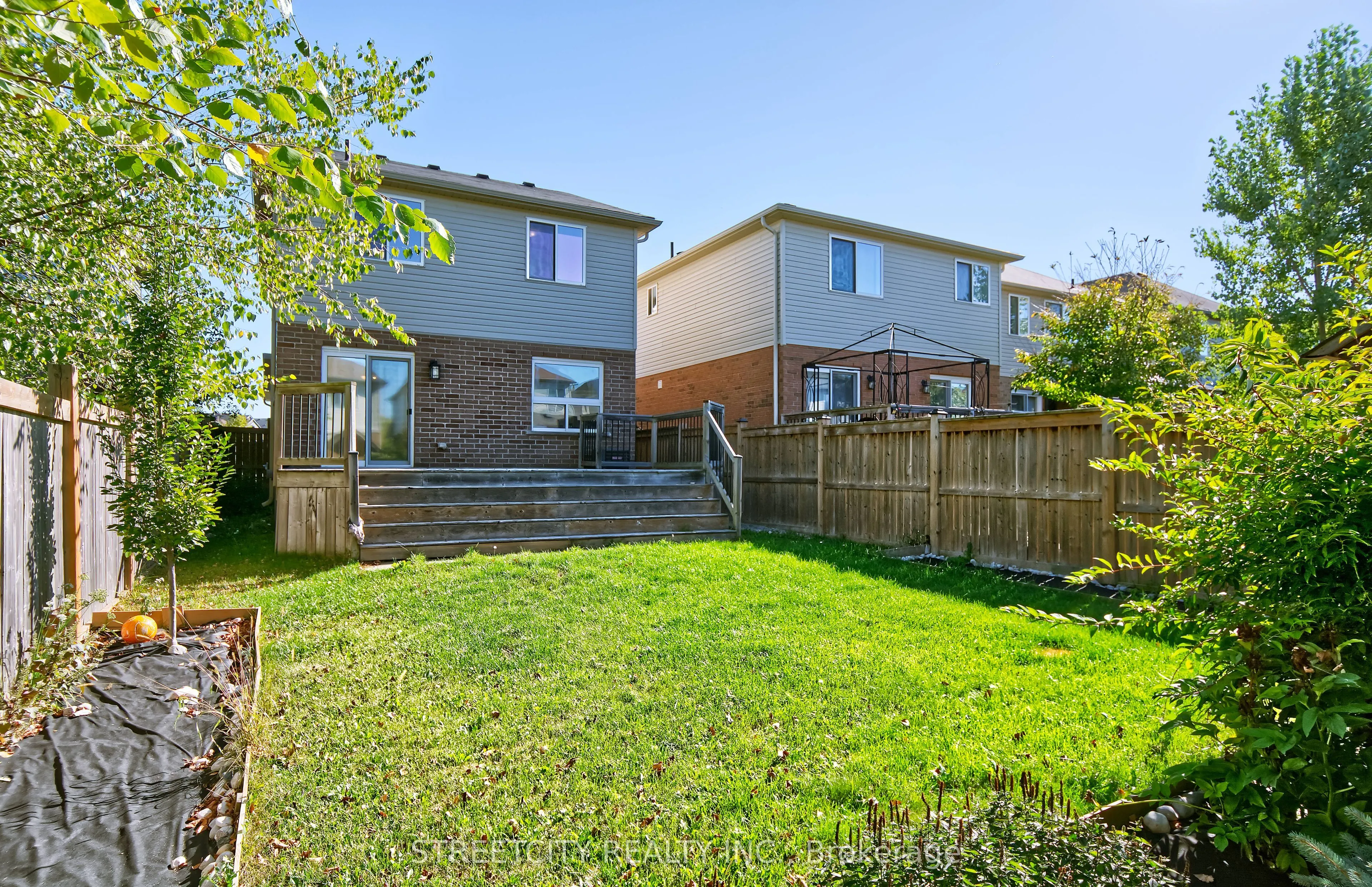 1966 Foxridge Crescent