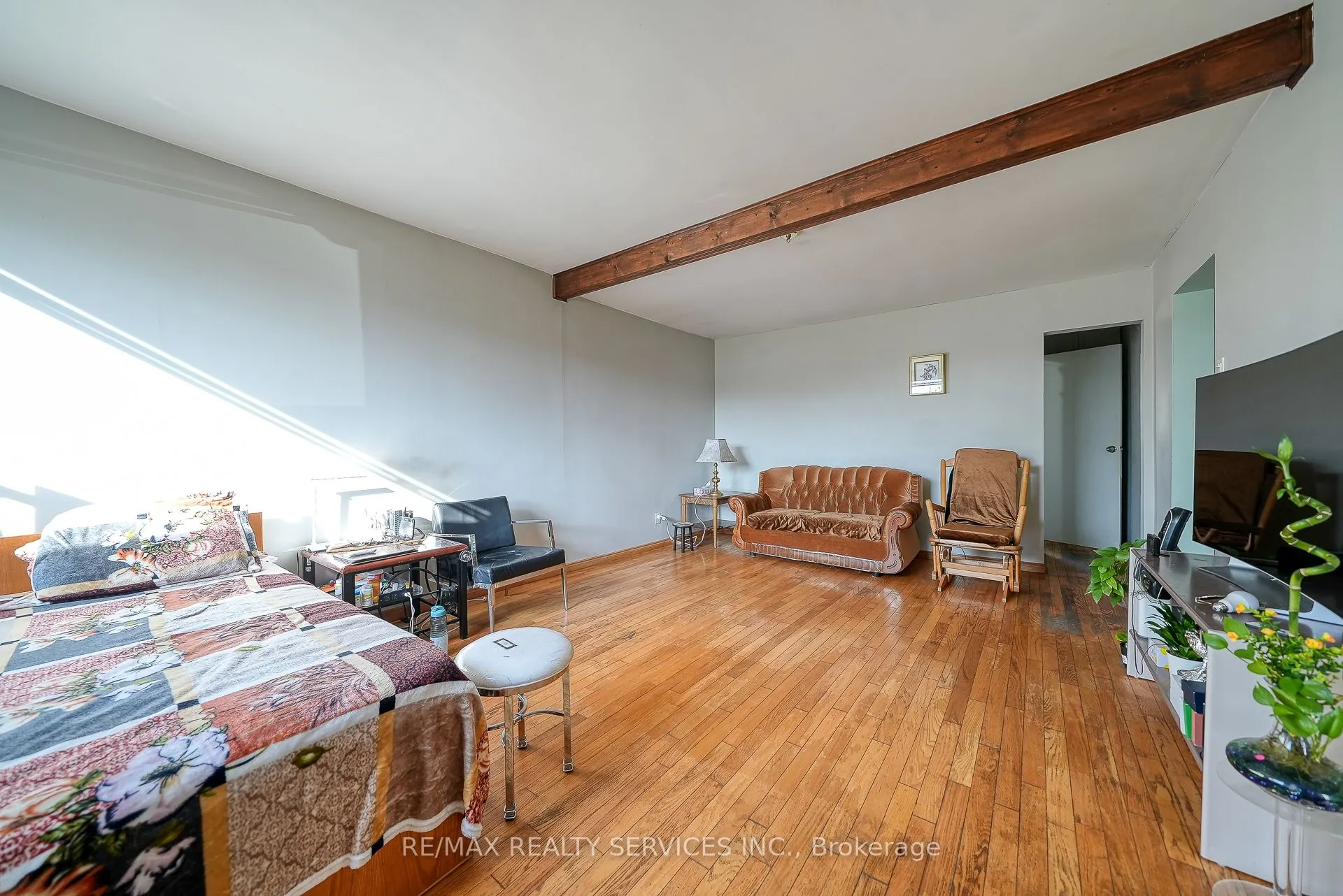 24 Norlan Avenue