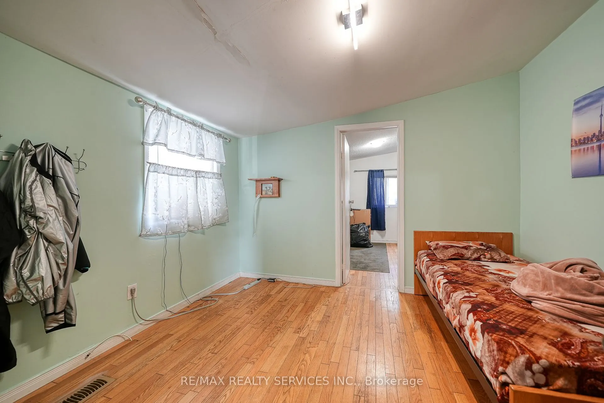 24 Norlan Avenue