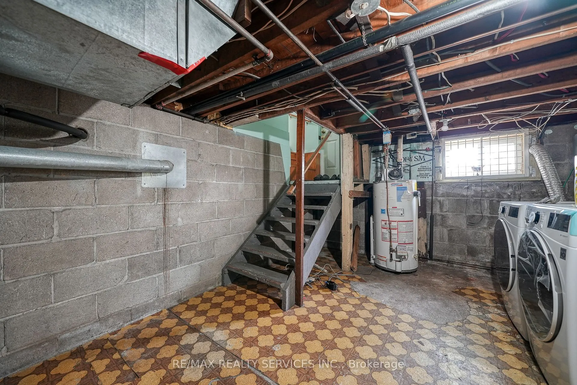 24 Norlan Avenue