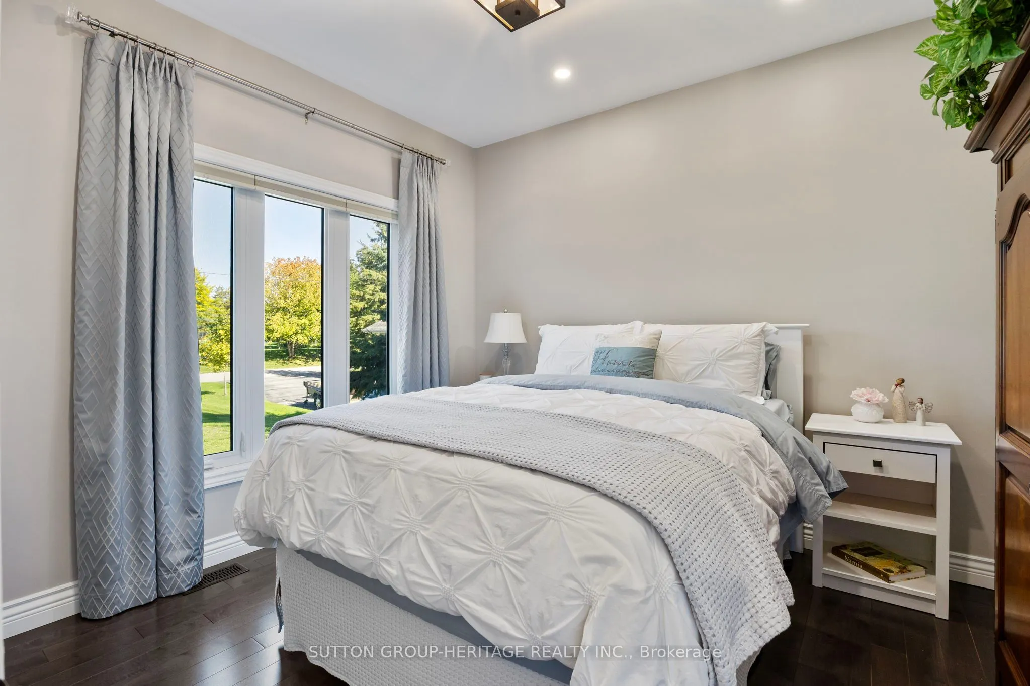 52 Hillside Drive