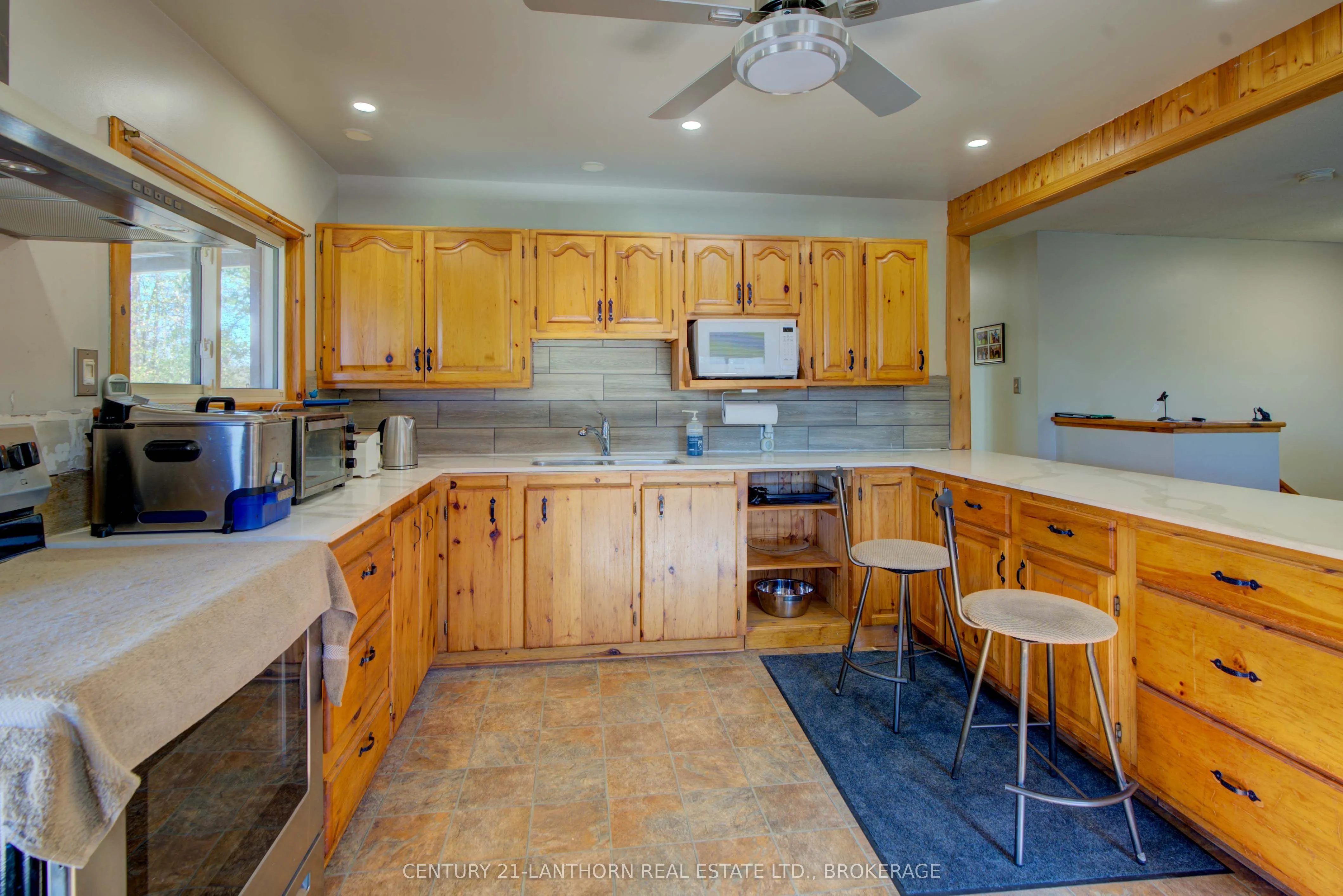 895 Ninth Concession Road