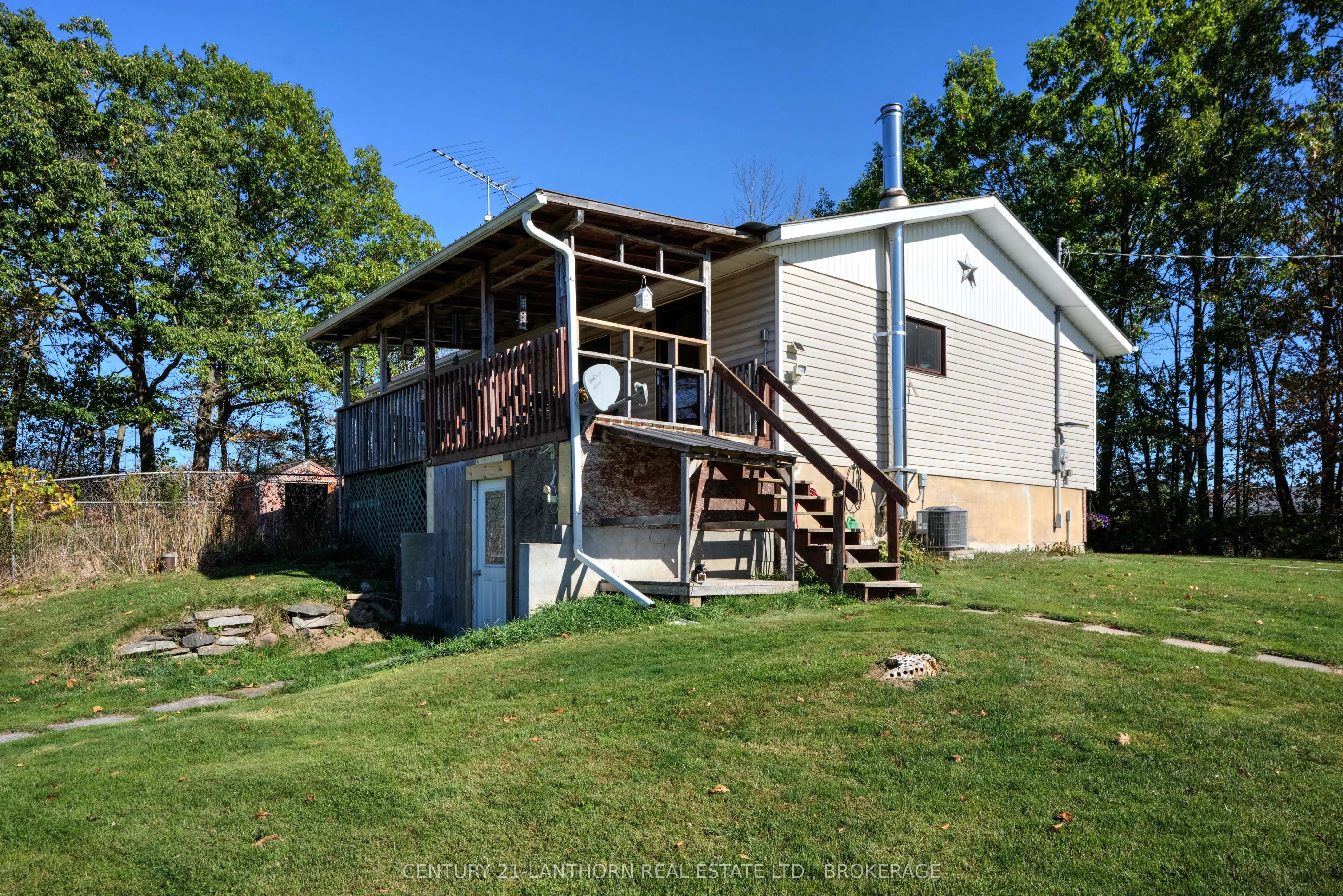 895 Ninth Concession Road