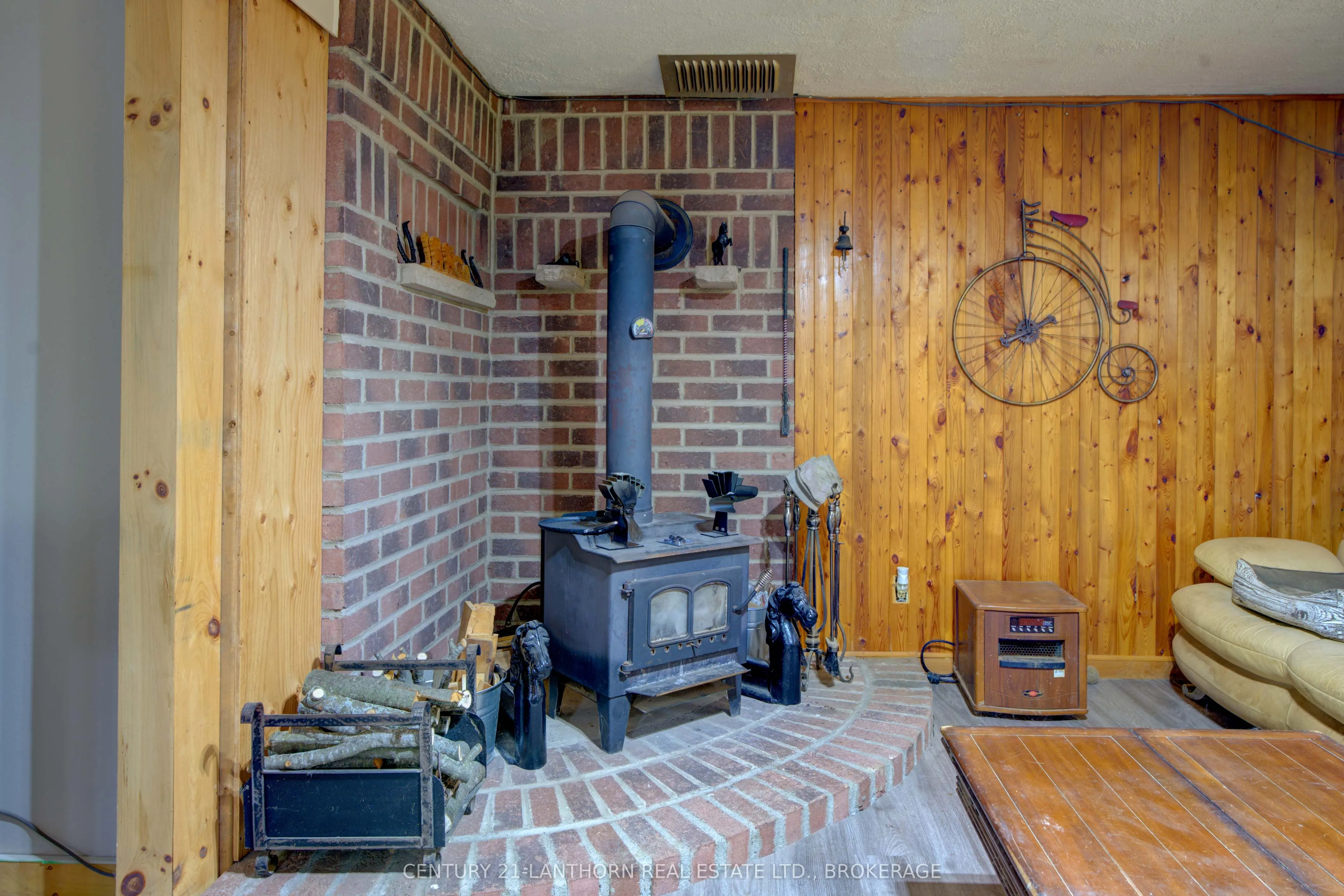 895 Ninth Concession Road