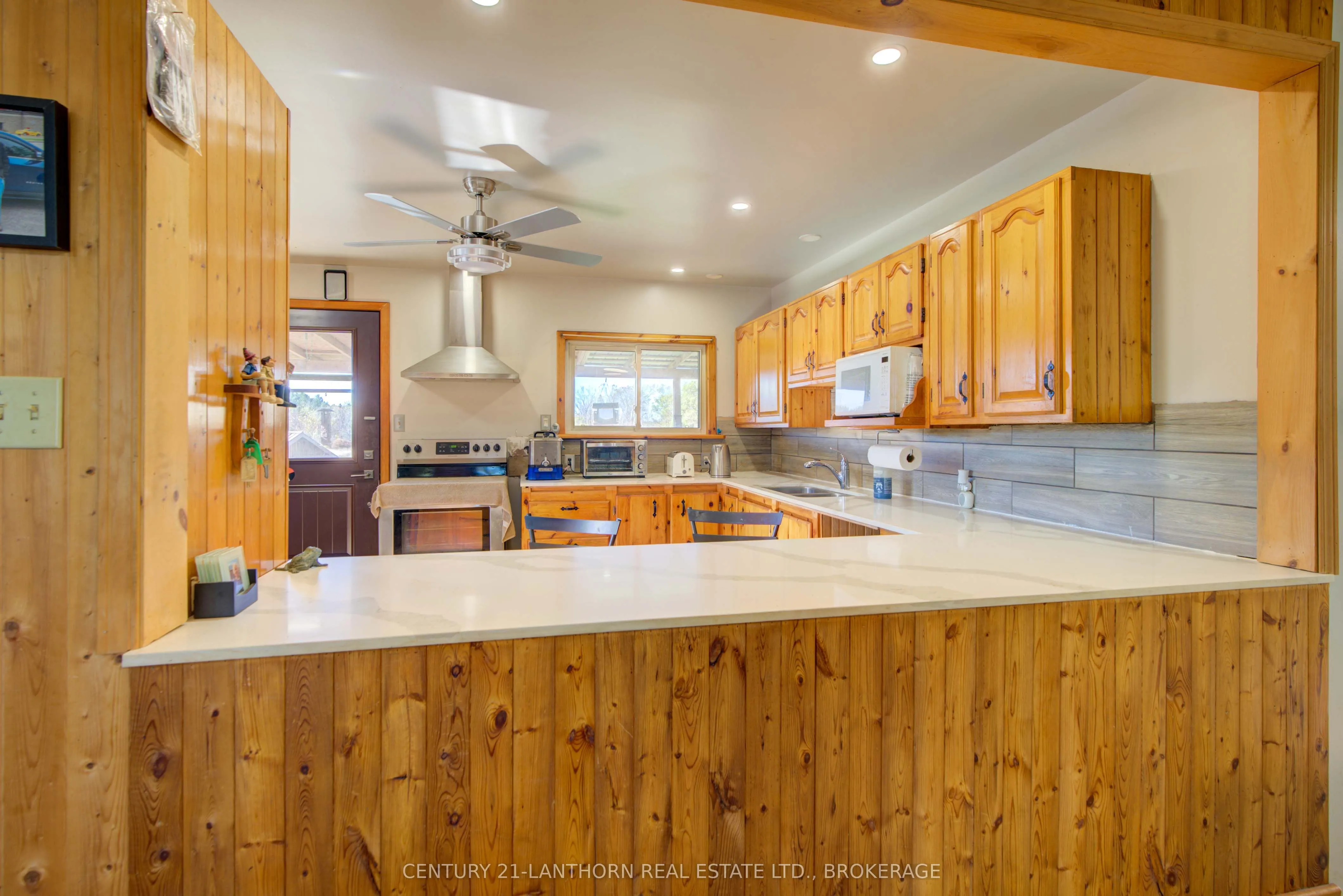 895 Ninth Concession Road