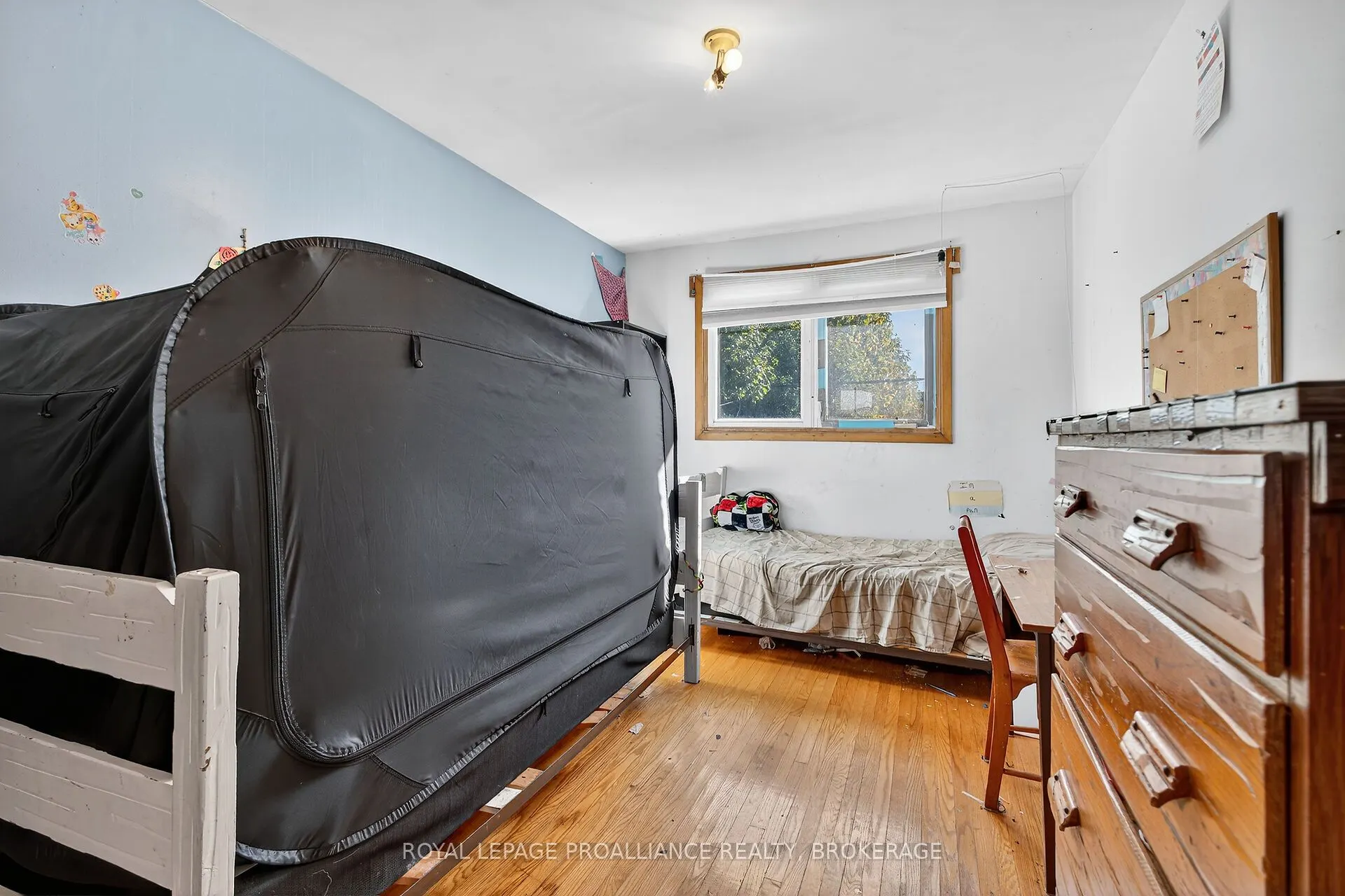 747 Laidlaw Crescent