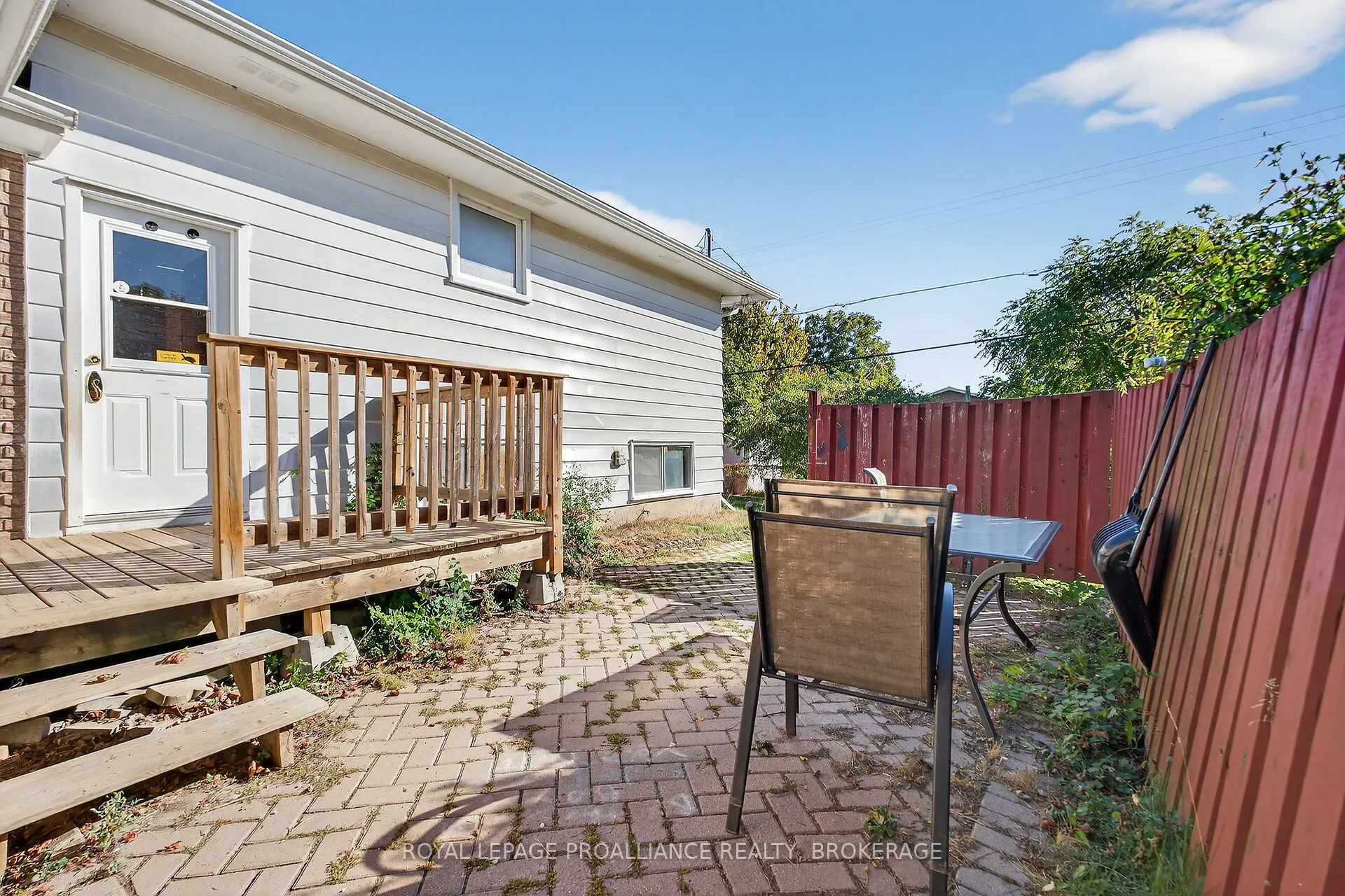 747 Laidlaw Crescent