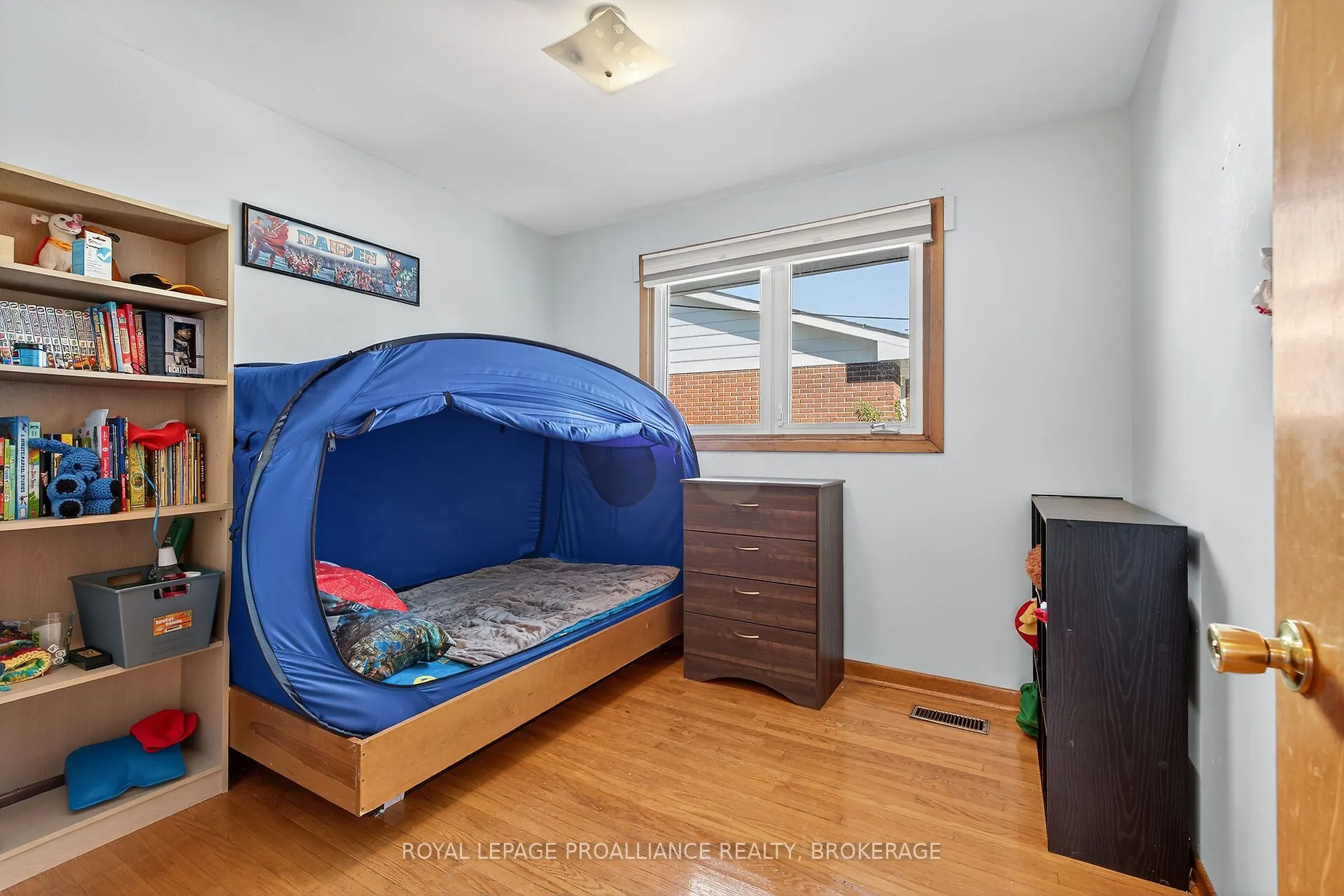 747 Laidlaw Crescent