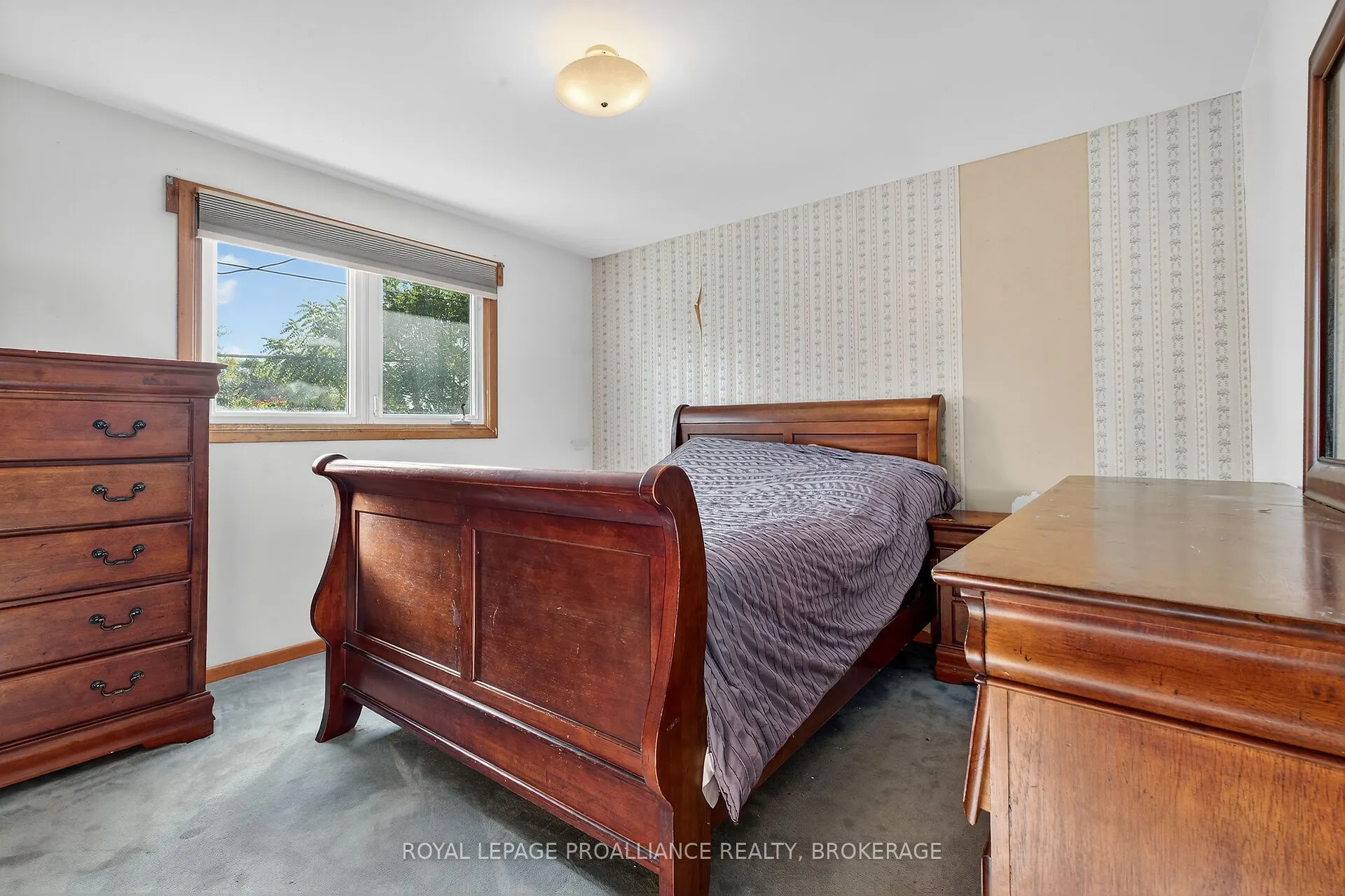 747 Laidlaw Crescent